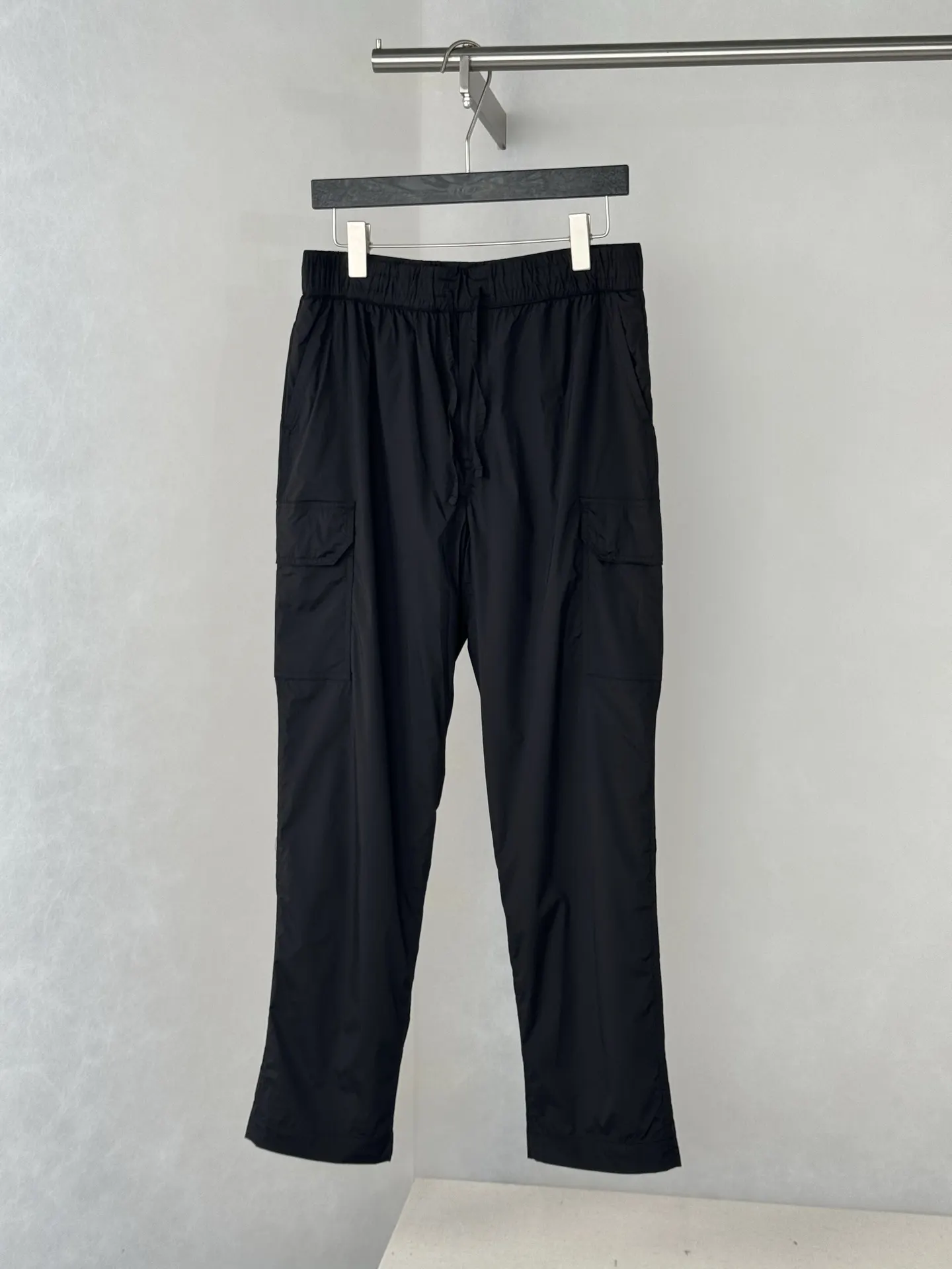Logo-Patch Quick-Dry Nylon Trousers D29018691