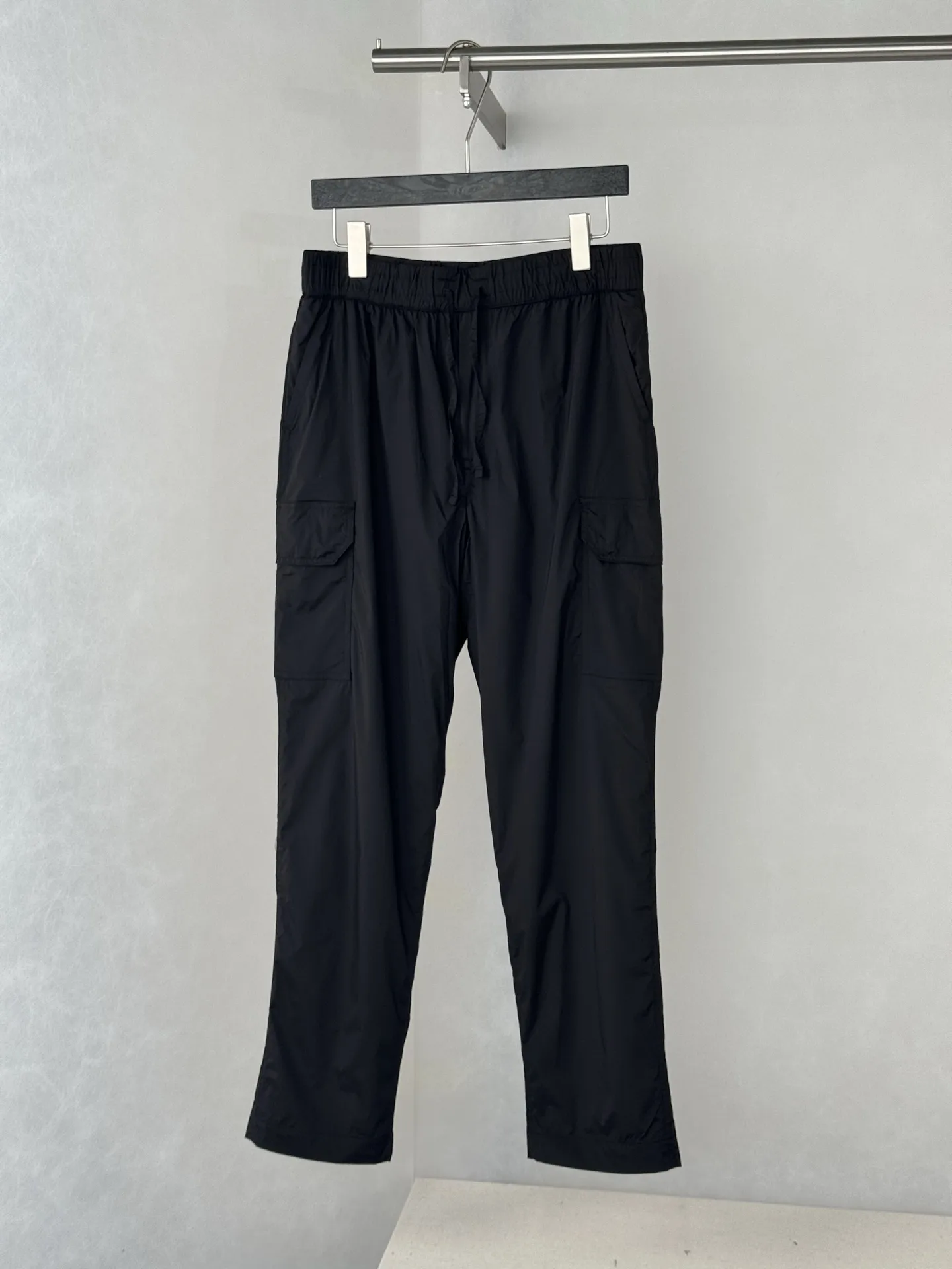 Logo-Patch Quick-Dry Nylon Trousers D29018691