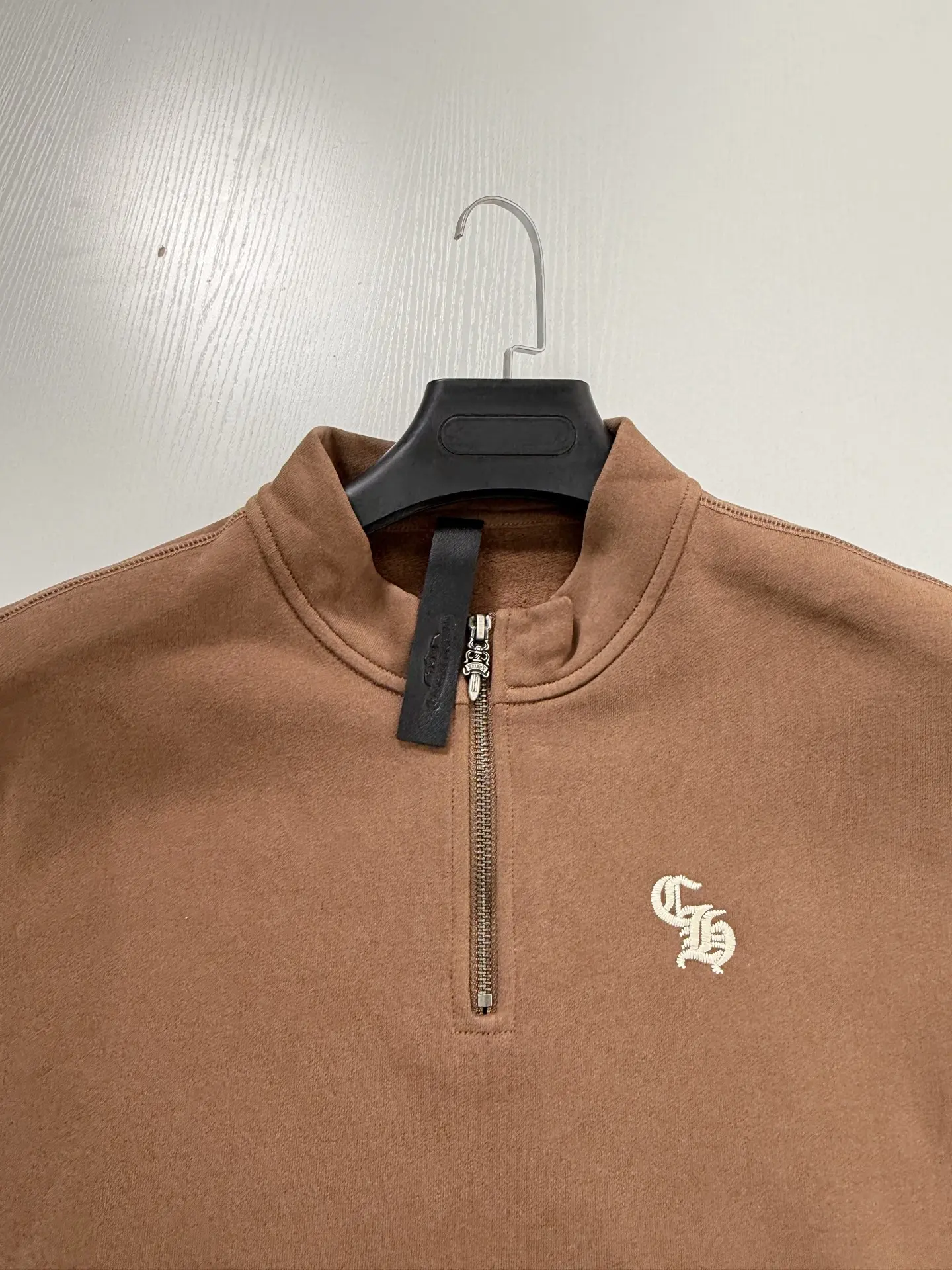 Gothic Script Embroidered Half-Zip Sweatshirt D29021986 — view 4