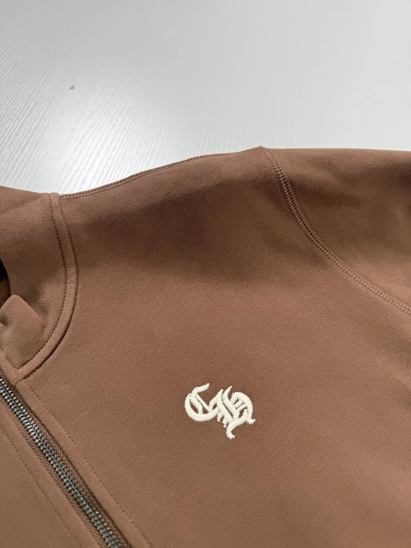 Gothic Script Embroidered Half-Zip Sweatshirt D29021986 — view 5