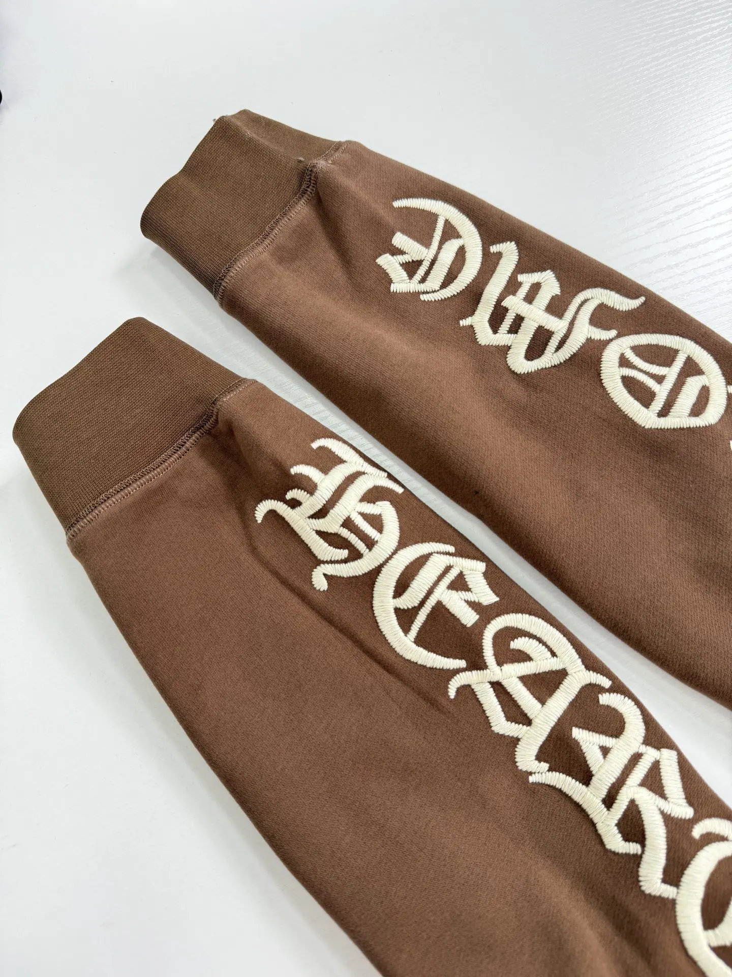 Gothic Script Embroidered Half-Zip Sweatshirt D29021986 — view 6