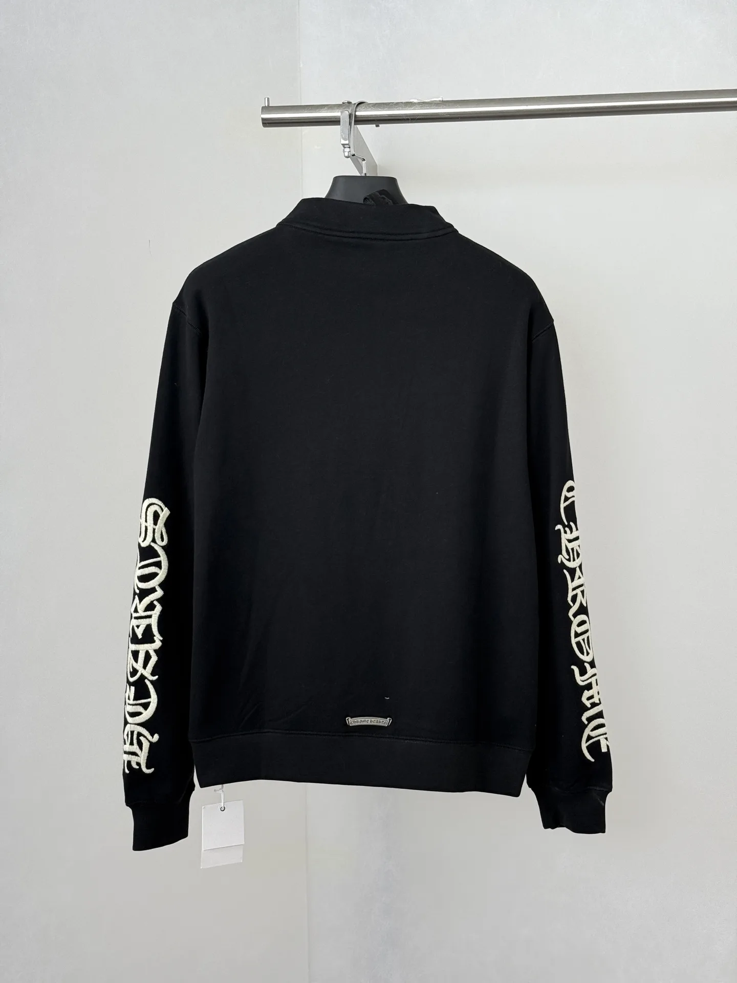 Gothic Script Embroidered Half-Zip Sweatshirt D29021987 — view 2