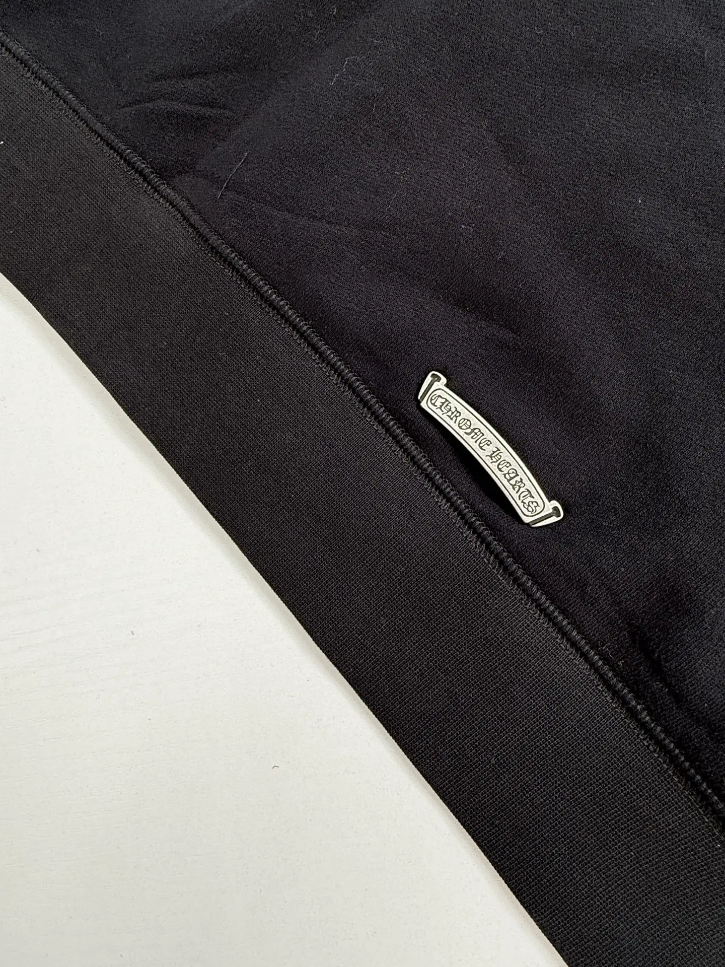 Gothic Script Embroidered Half-Zip Sweatshirt D29021987 — view 6