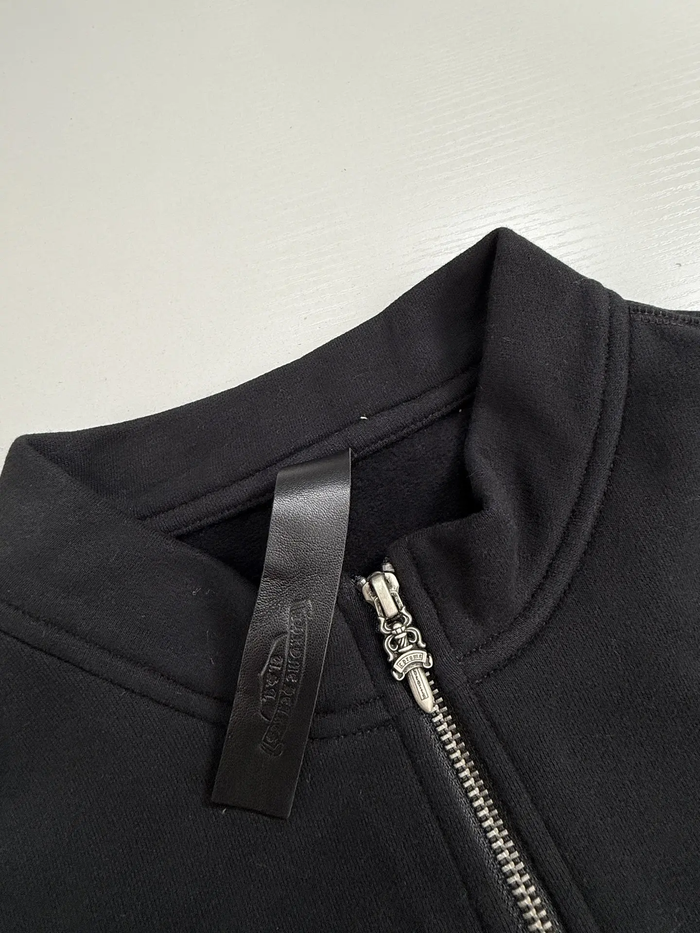Gothic Script Embroidered Half-Zip Sweatshirt D29021987 — view 7