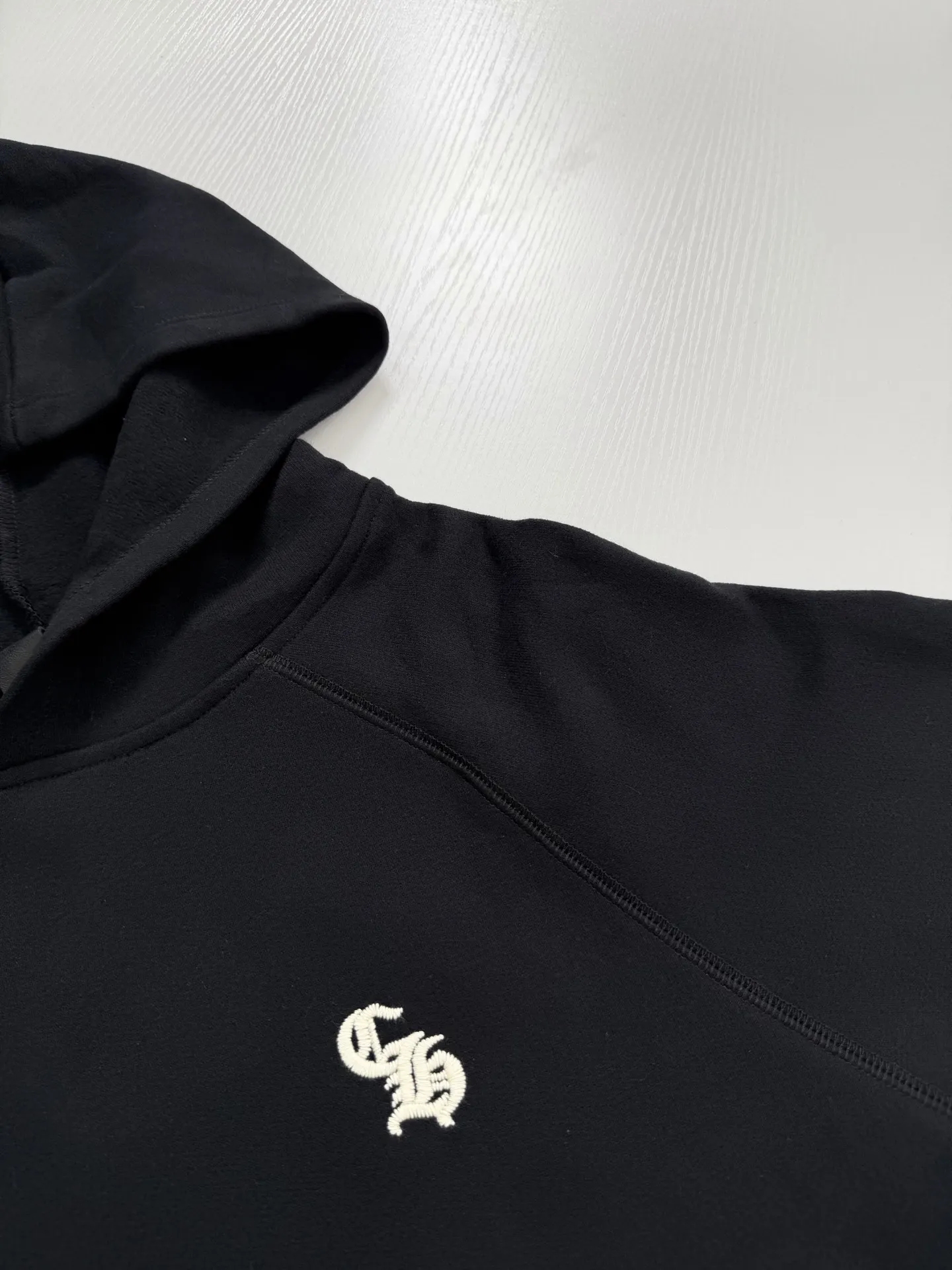 Gothic Script Embroidered Cotton-Blend Hoodie D29021990 — view 5