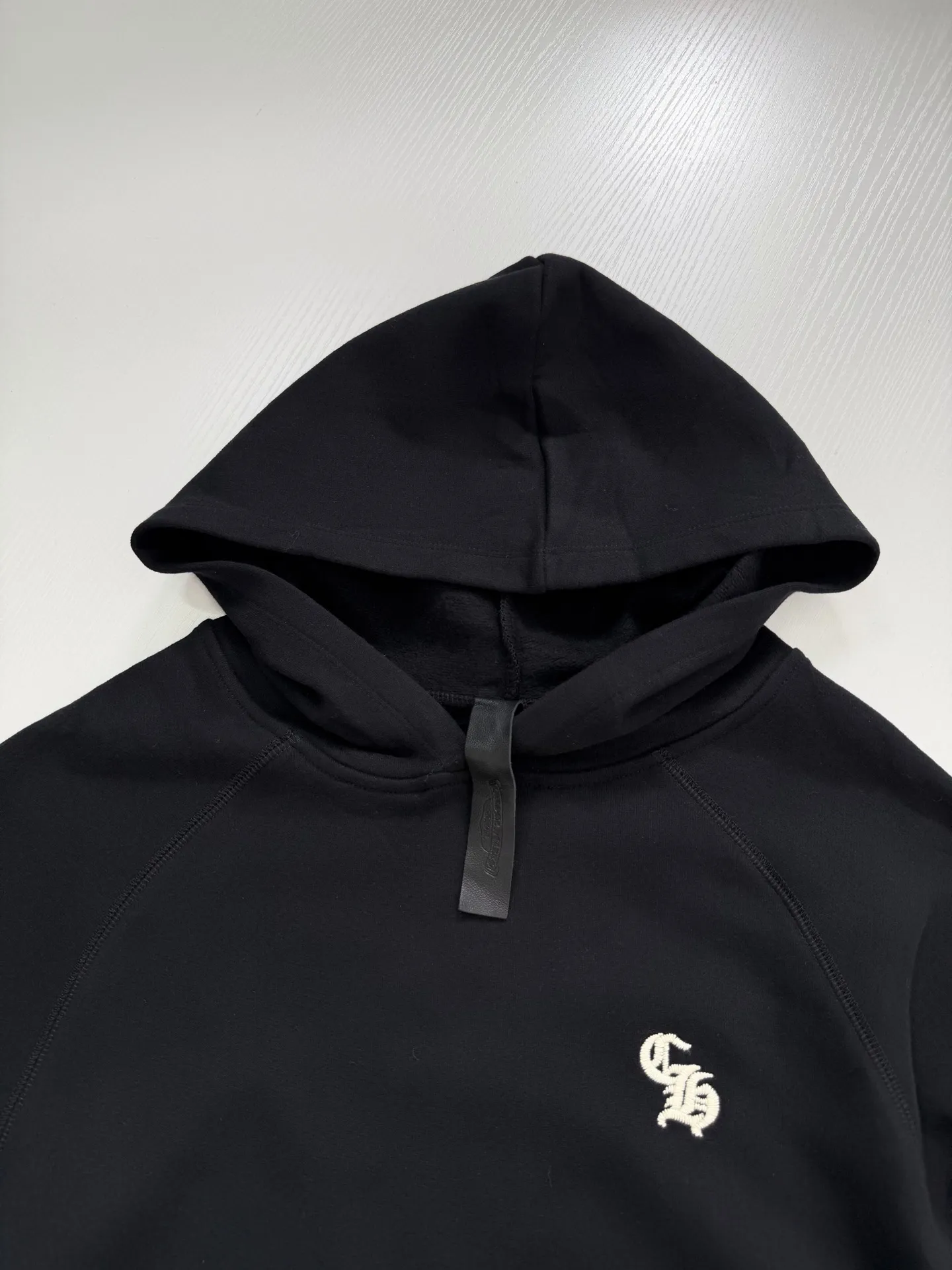 Gothic Script Embroidered Cotton-Blend Hoodie D29021990 — view 8