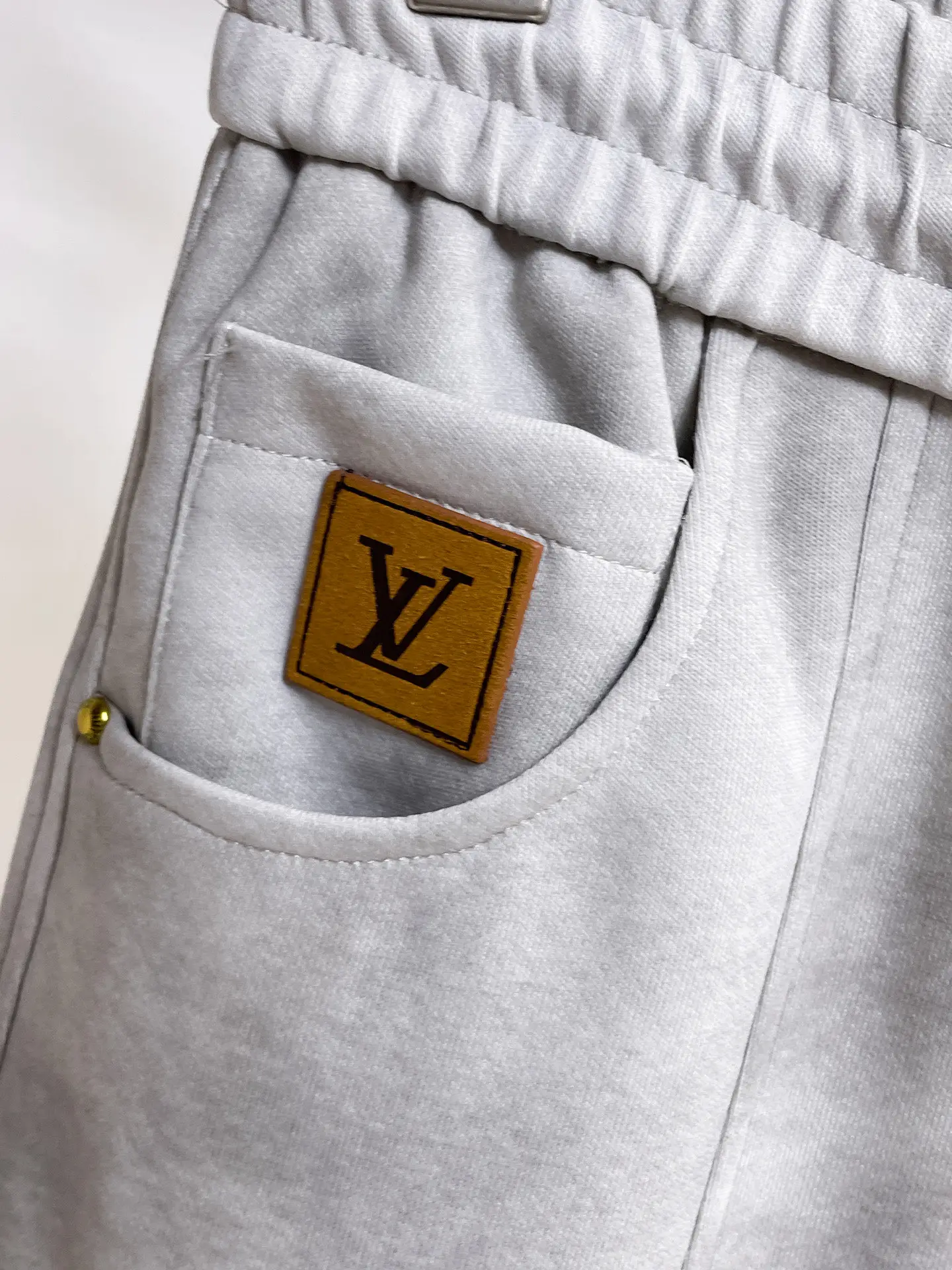 Logo-Patch Drawstring Straight-Leg Trousers D29014933 — view 4