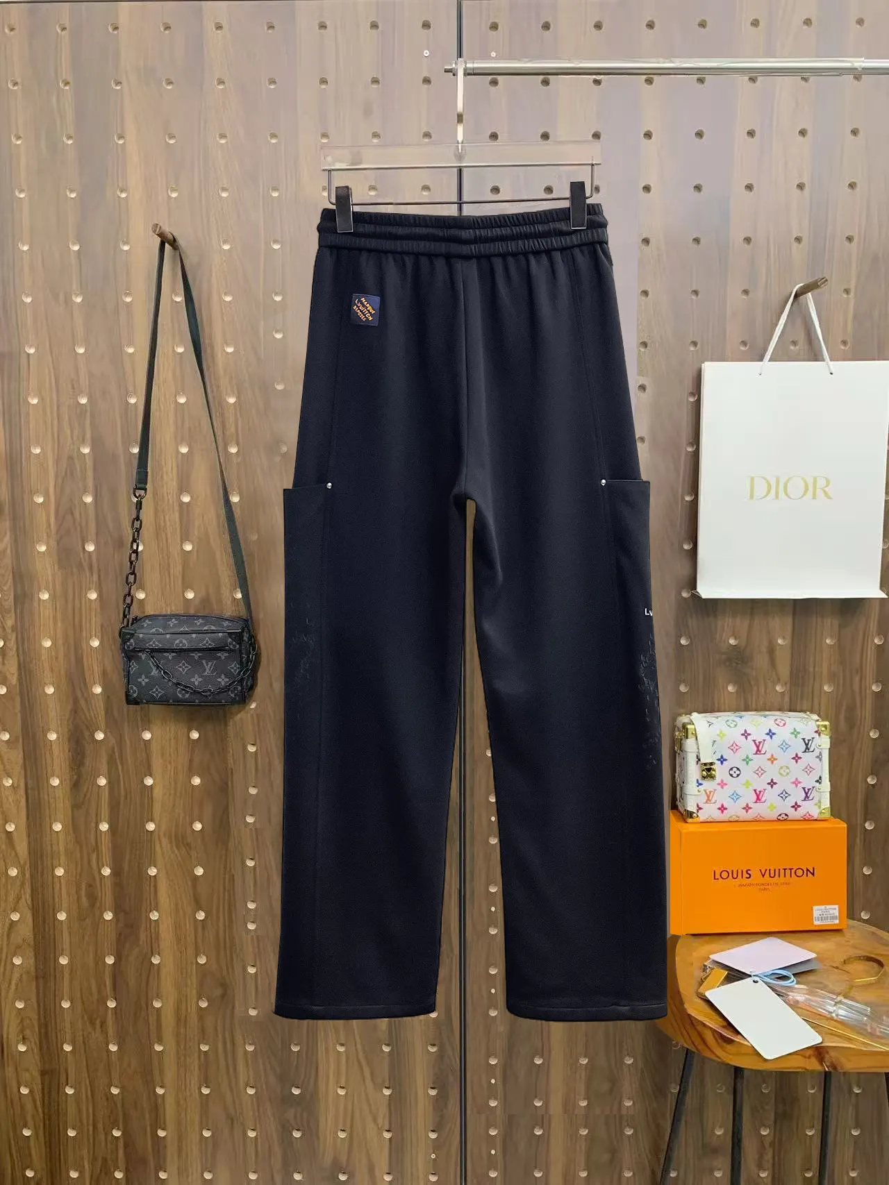 Logo-Embroidered Straight-Leg Sweatpants D29014898 — view 2