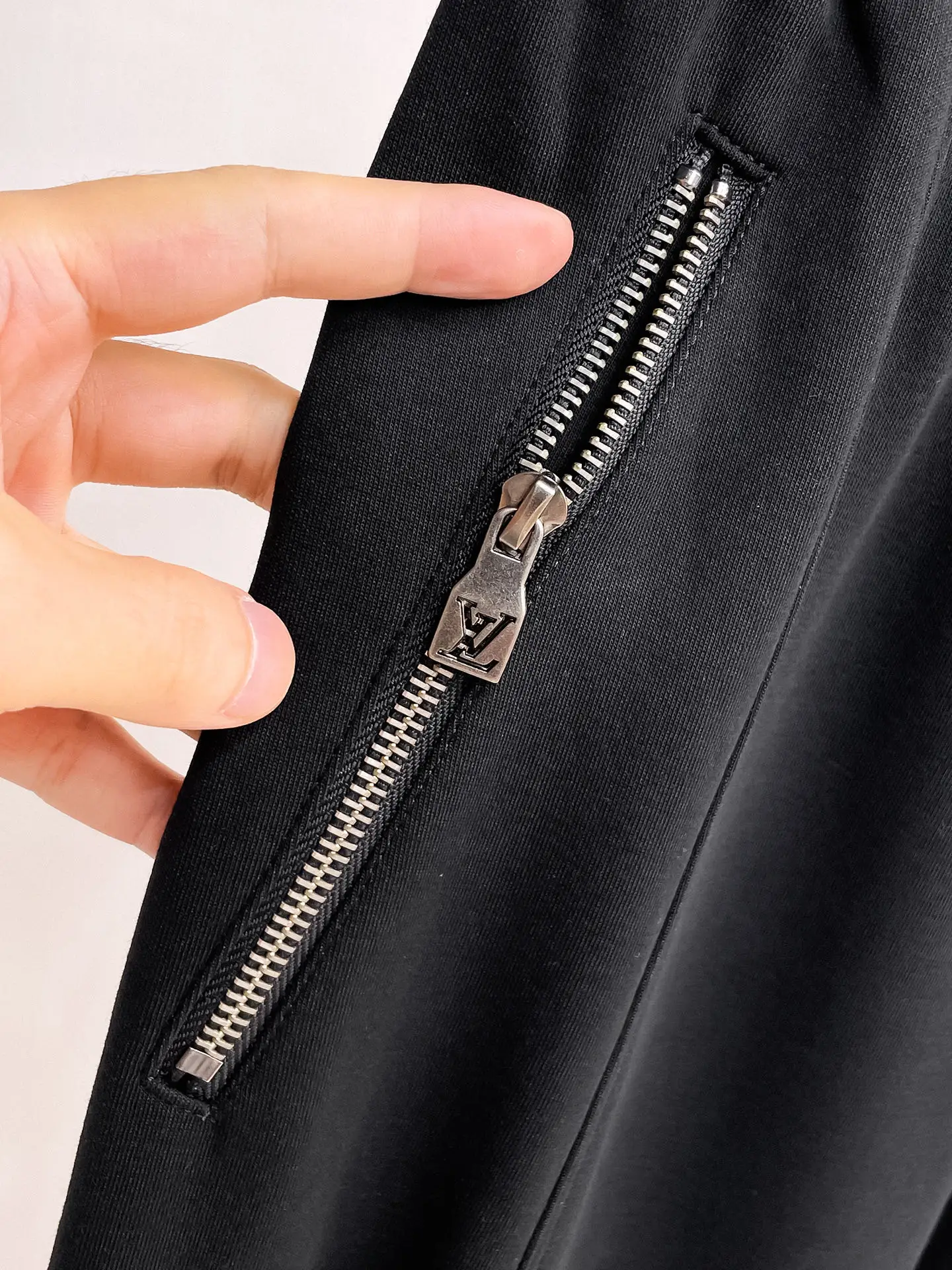 Logo-Embroidered Straight-Leg Sweatpants D29014898 — view 4
