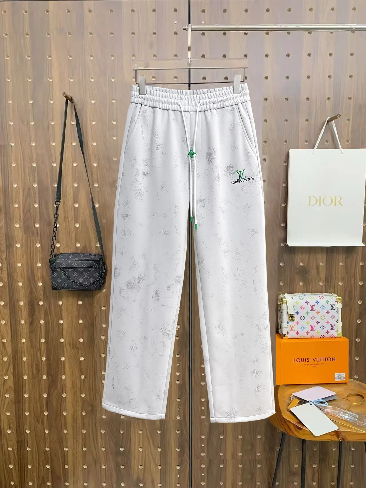 Logo-Embroidered Distressed Sweatpants D29014920