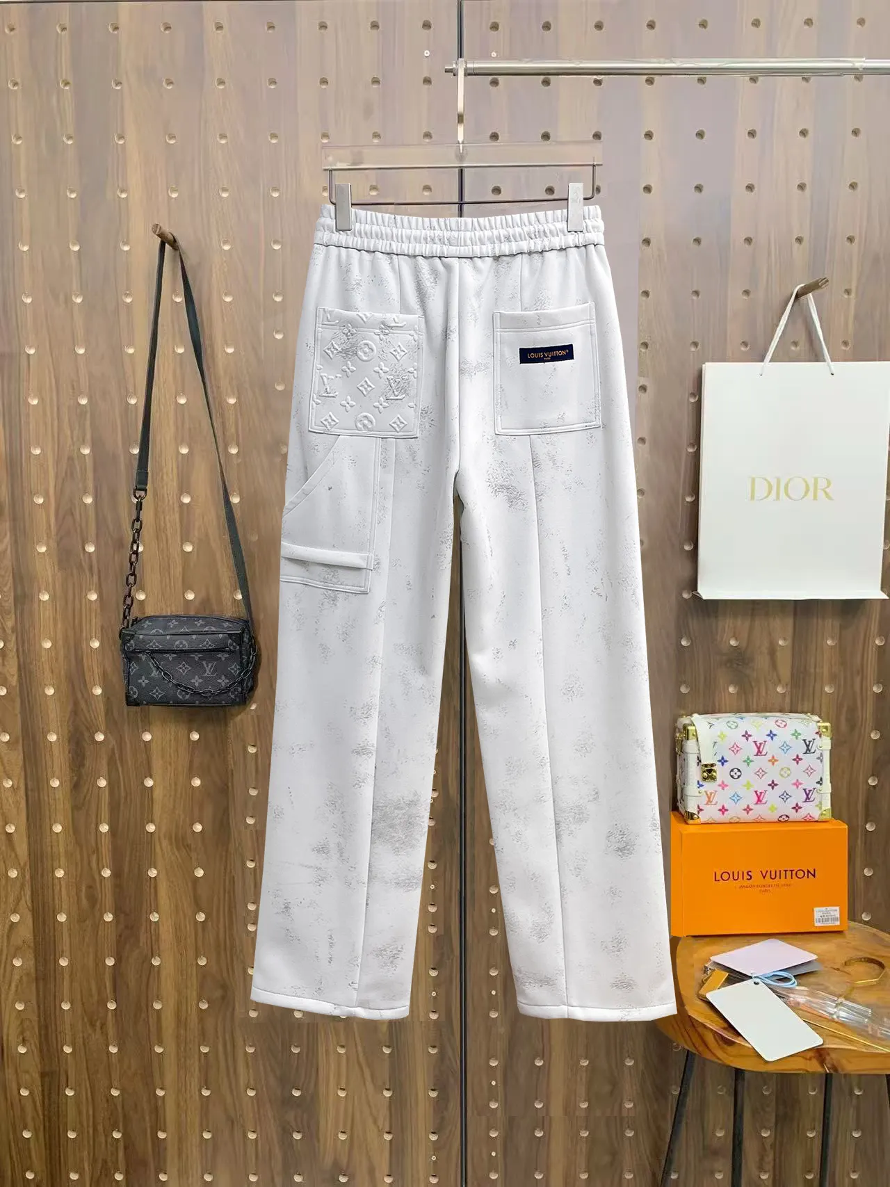Logo-Embroidered Distressed Sweatpants D29014920 — view 2