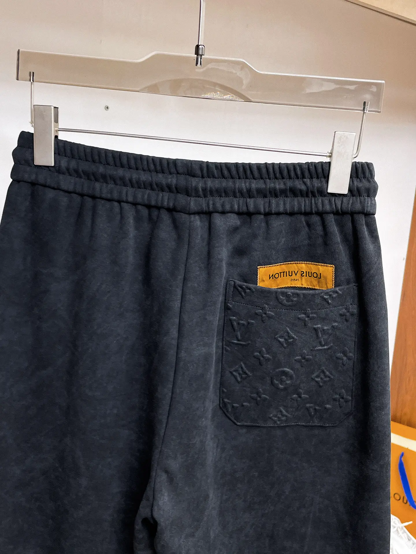 Logo-Patch Straight-Leg Drawstring Trousers D29014934 — view 8