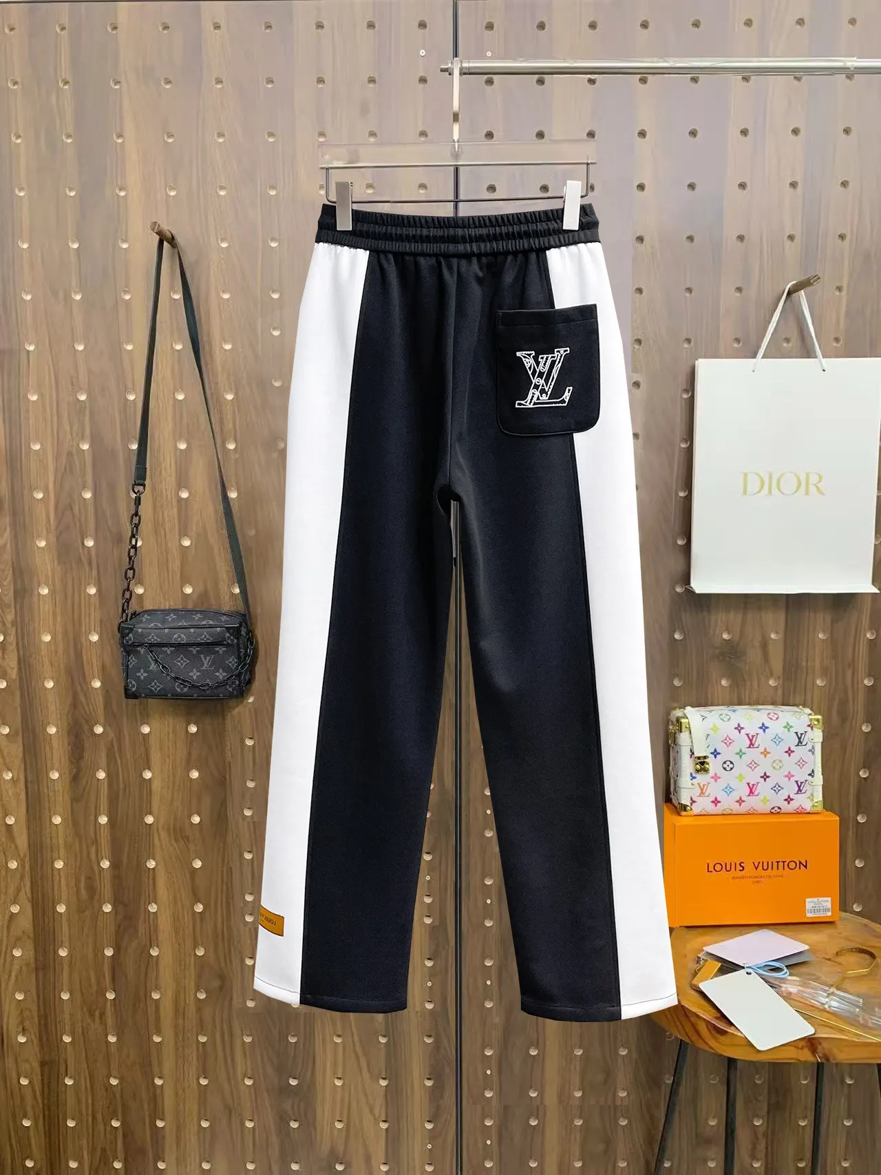 Contrast-Stripe Drawstring Sweatpants D29014927 — view 2