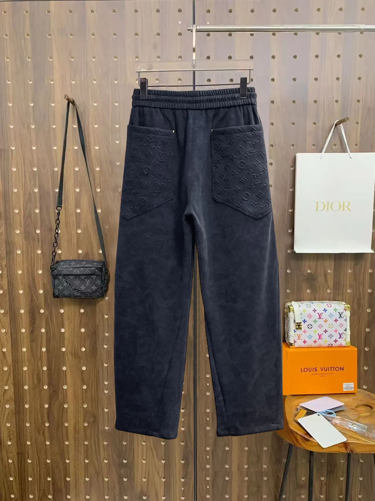 Logo-Embossed Drawstring Sweatpants D29015058 — view 2