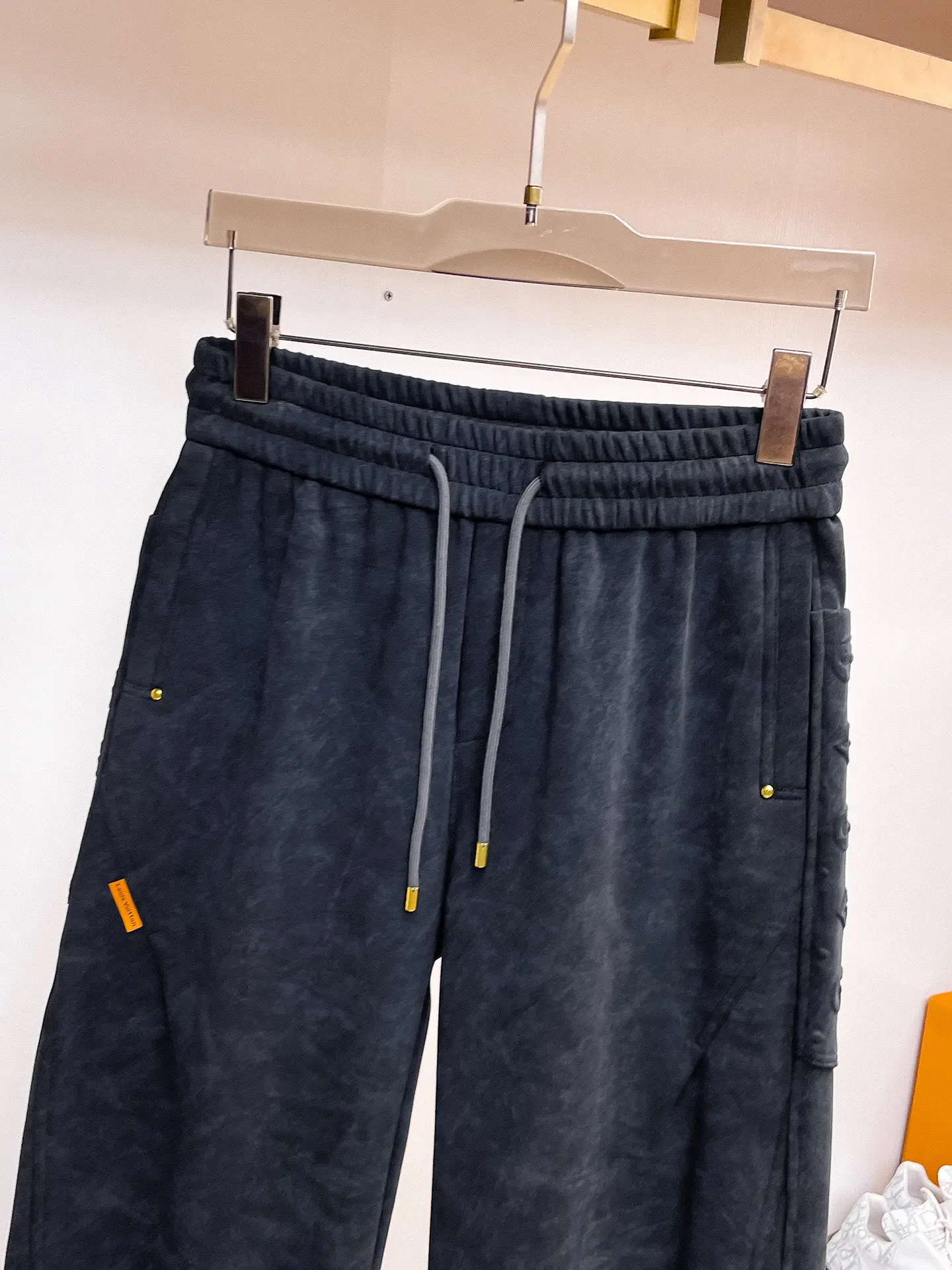 Logo-Embossed Drawstring Sweatpants D29015058 — view 3