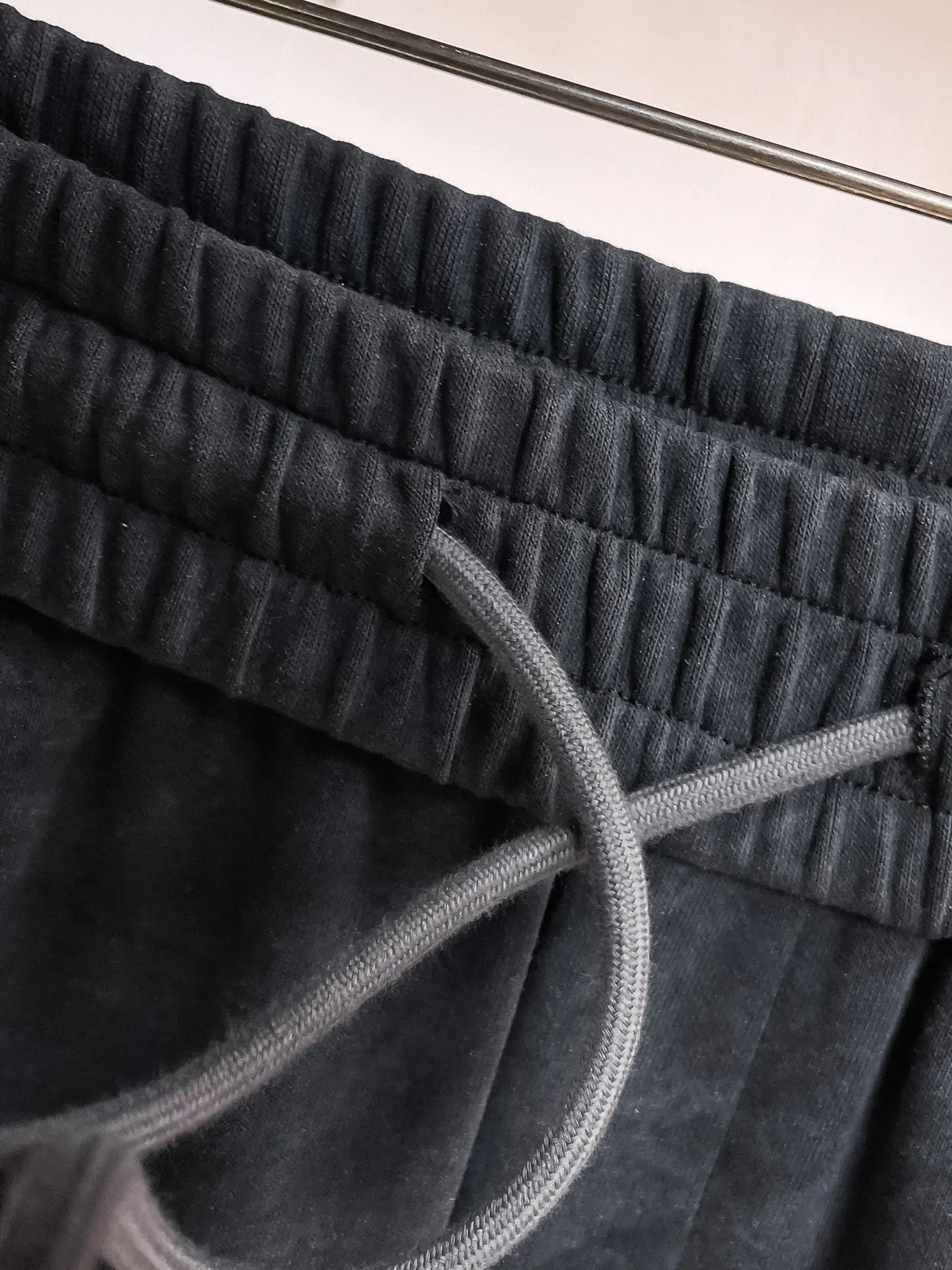 Logo-Embossed Drawstring Sweatpants D29015058 — view 7