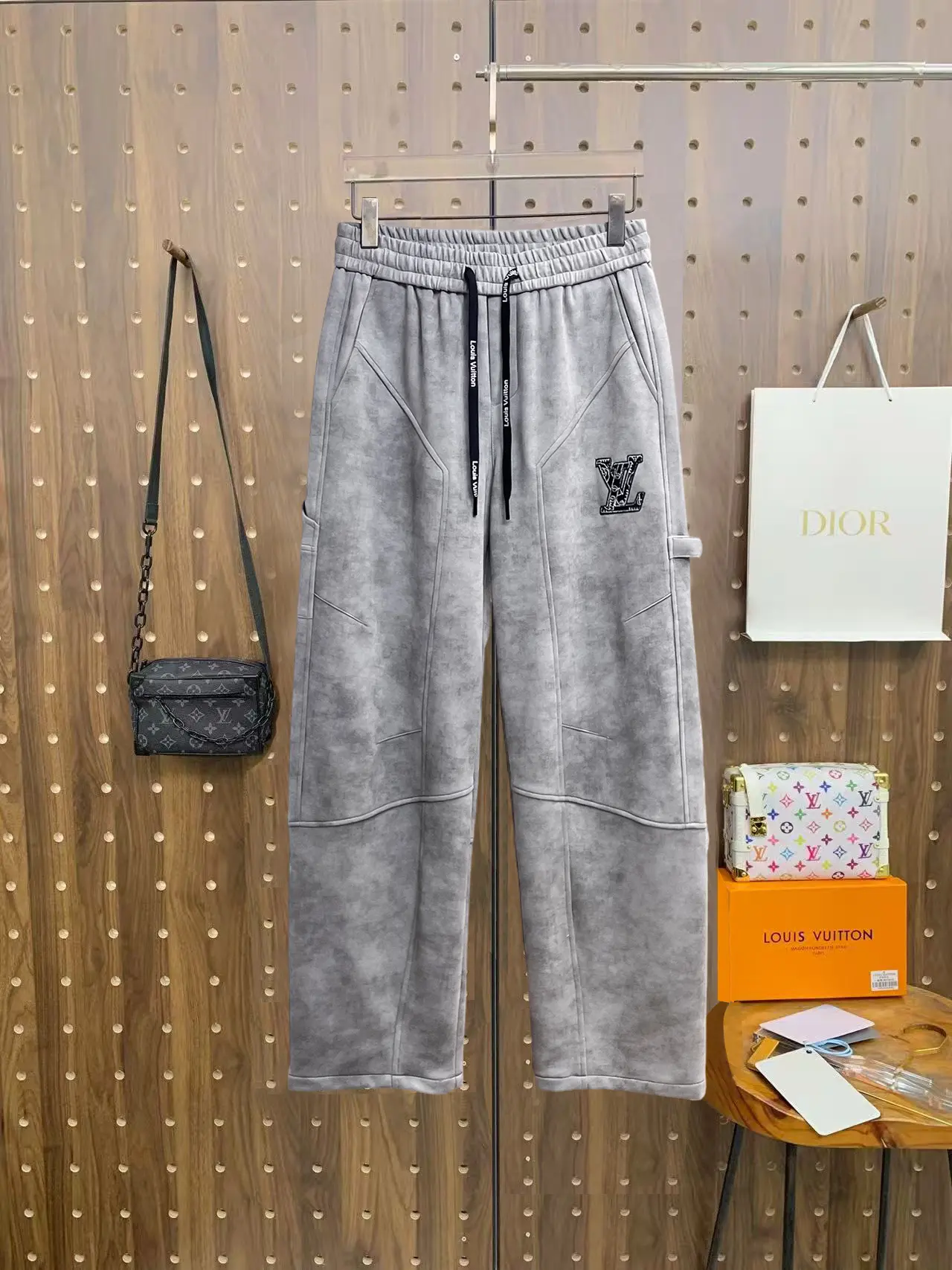 Logo-Appliqué Panelled Sweatpants D29015066