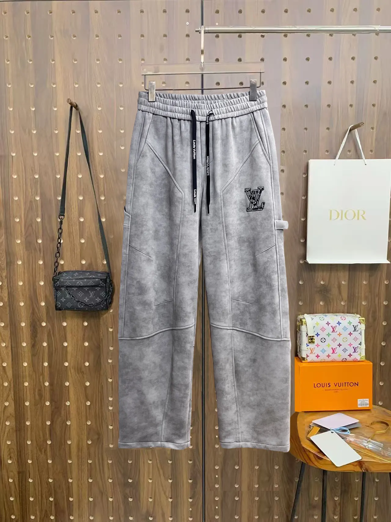 Logo-Appliqué Panelled Sweatpants D29015066