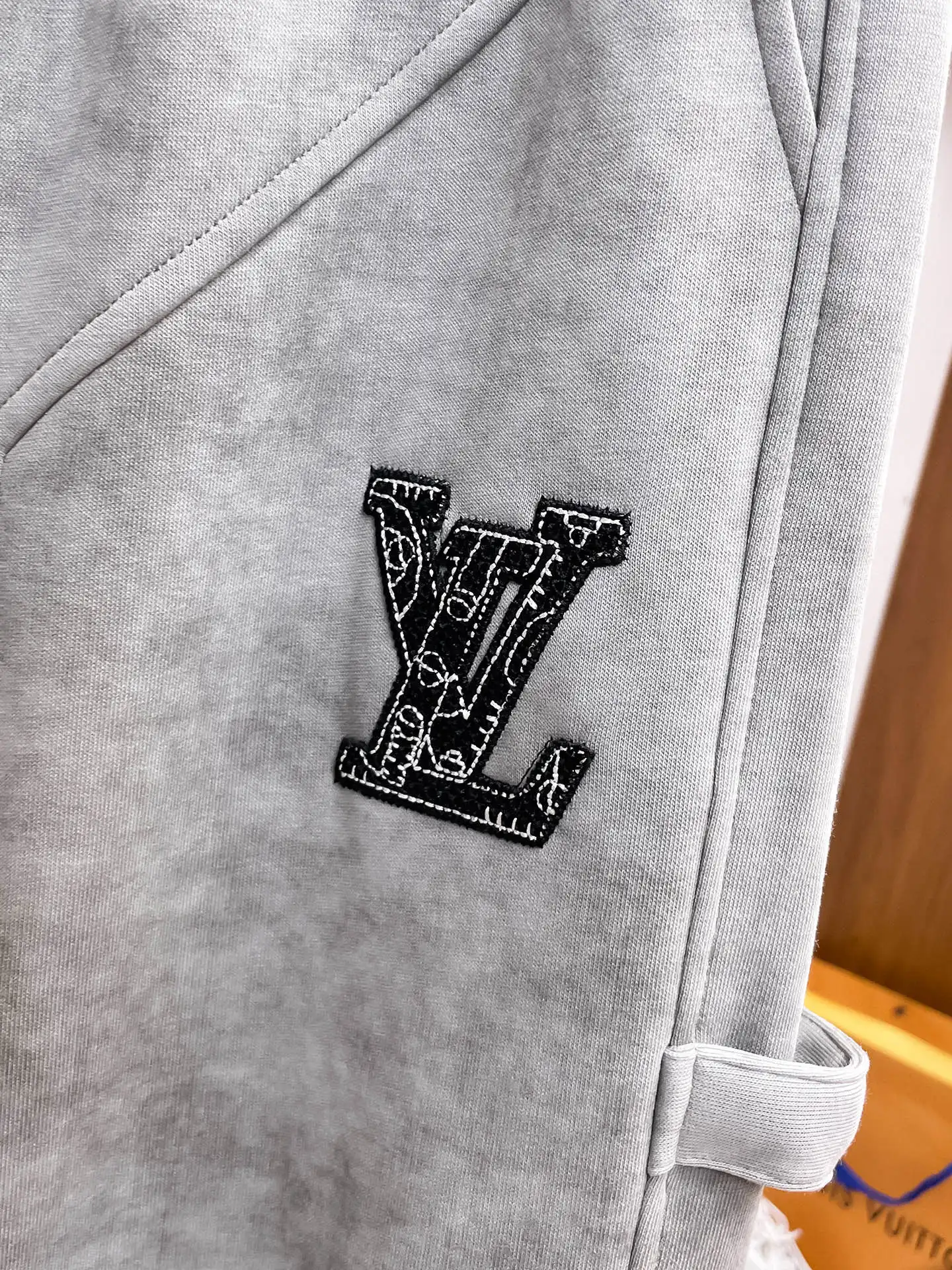 Logo-Appliqué Panelled Sweatpants D29015066 — view 4
