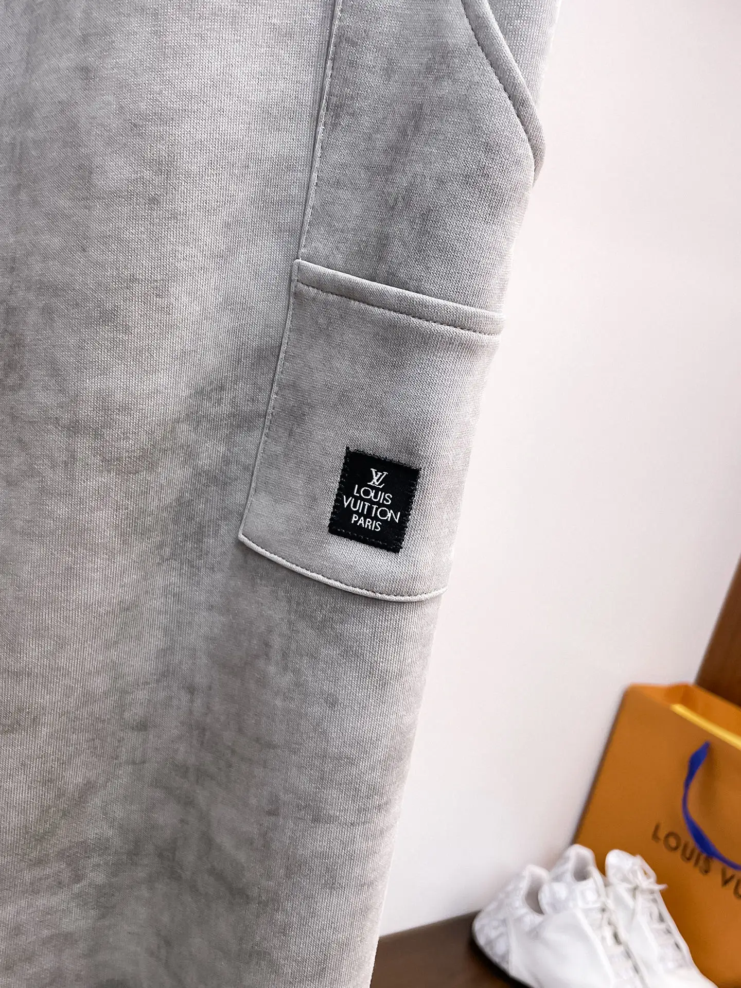 Logo-Appliqué Panelled Sweatpants D29015066 — view 10