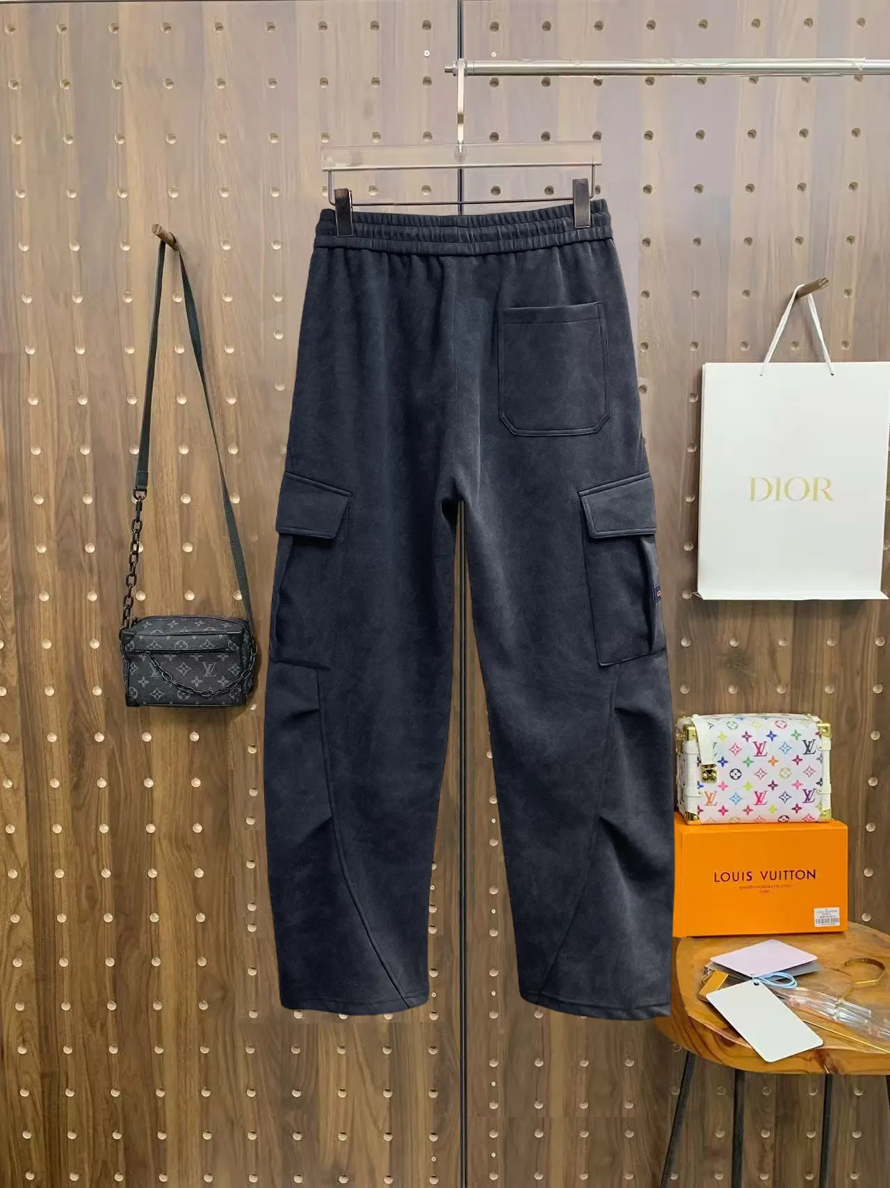 Logo-Appliqué Cotton-Blend Cargo Sweatpants D29014878 — view 2