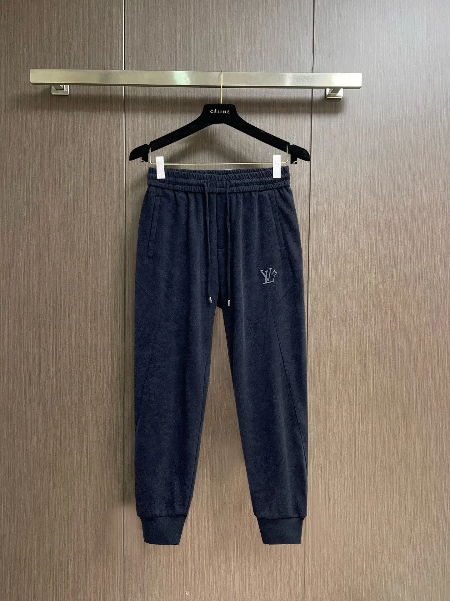 Logo-Embroidered Tapered Sweatpants D29015028
