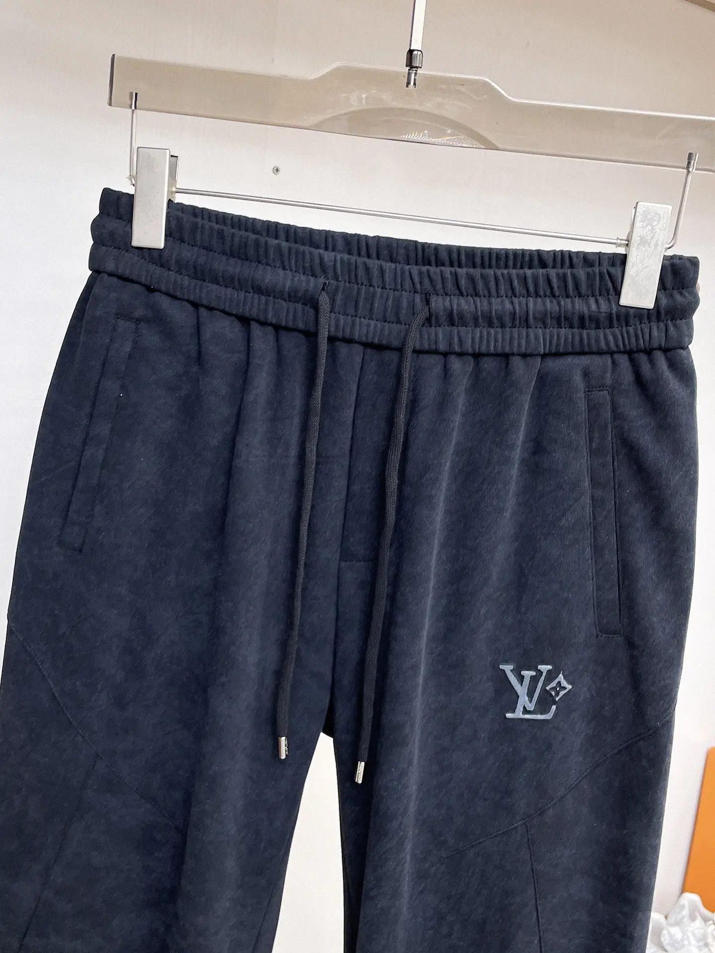 Logo-Embroidered Tapered Sweatpants D29015028 — view 3