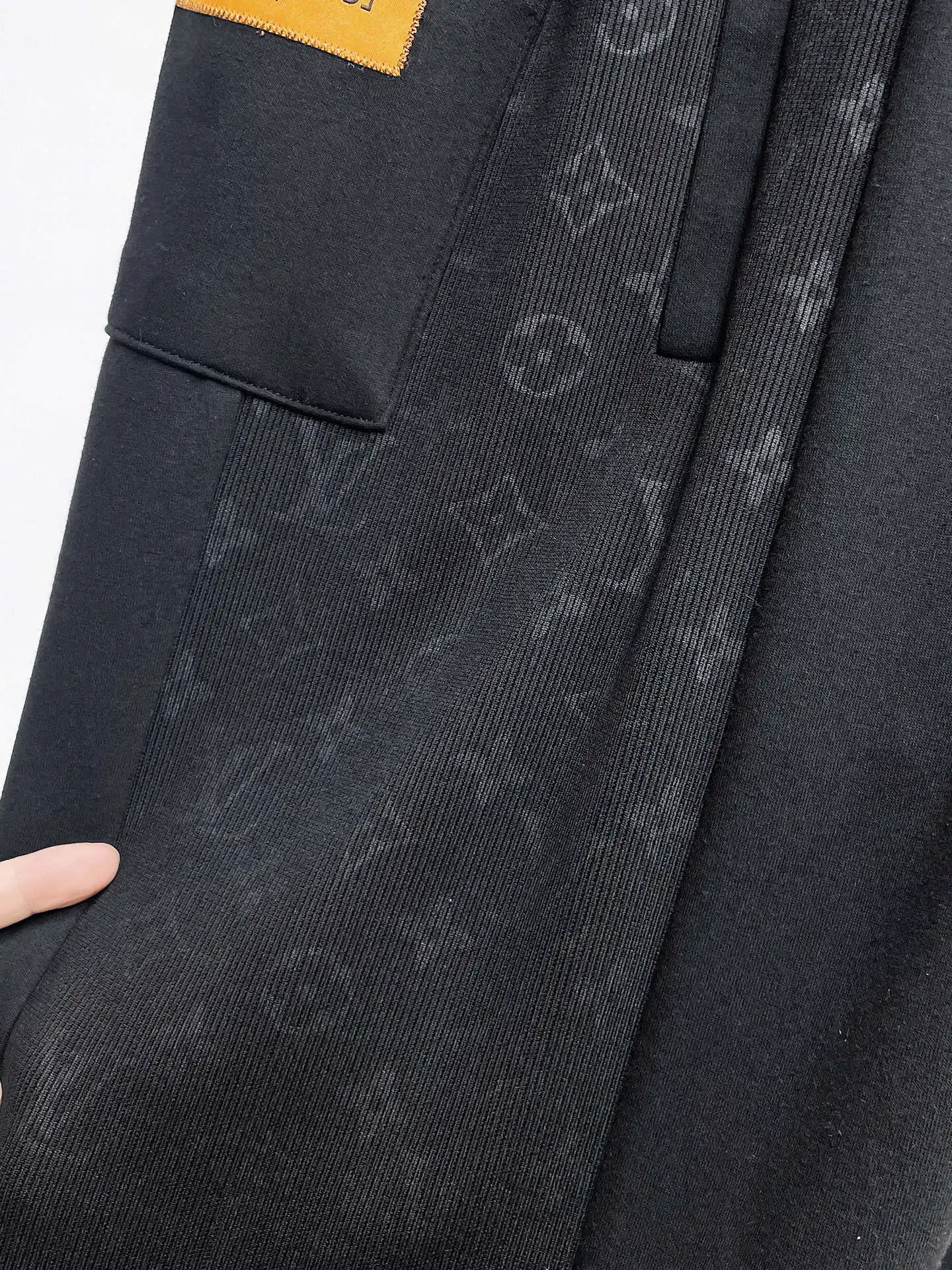 Monogram Trim Drawstring Sweatpants D29015000 — view 5