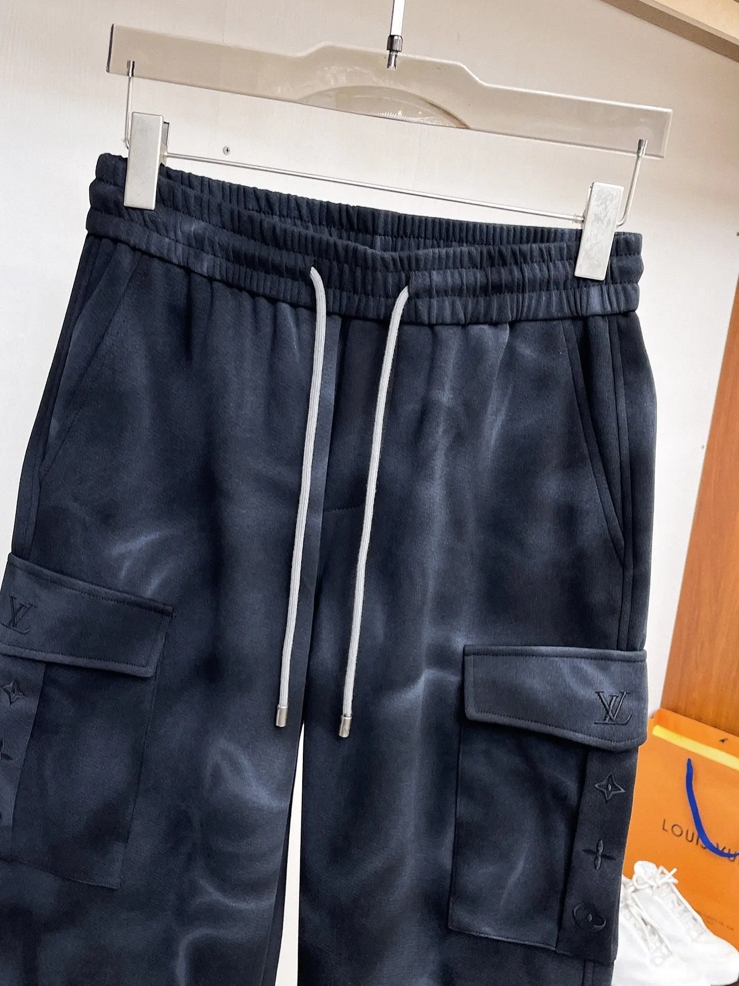 Monogram Embossed Cargo Sweatpants D29014988 — view 3