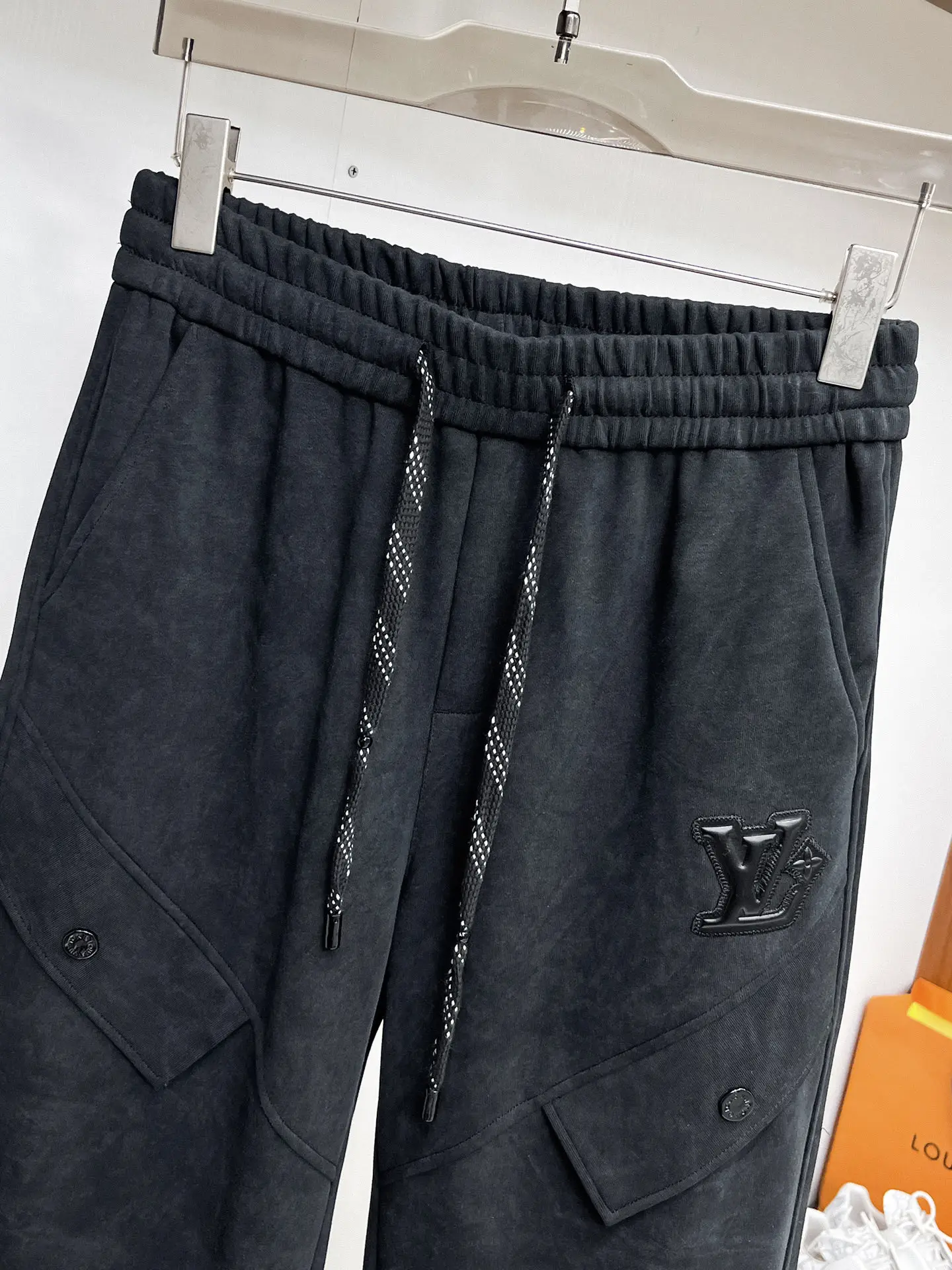 Logo-Appliqué Drawstring Sweatpants D29015001 — view 3
