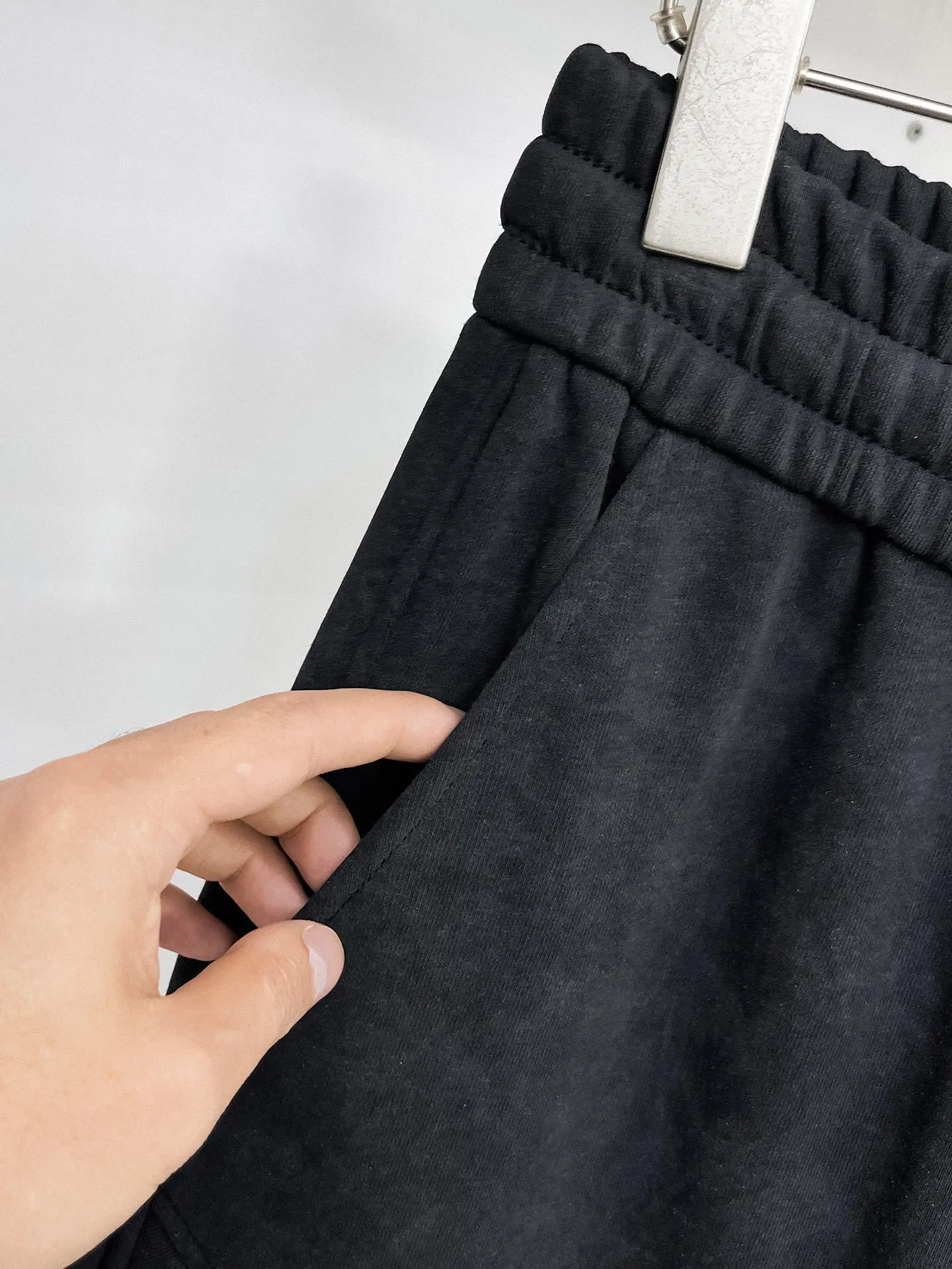 Logo-Appliqué Drawstring Sweatpants D29015001 — view 6