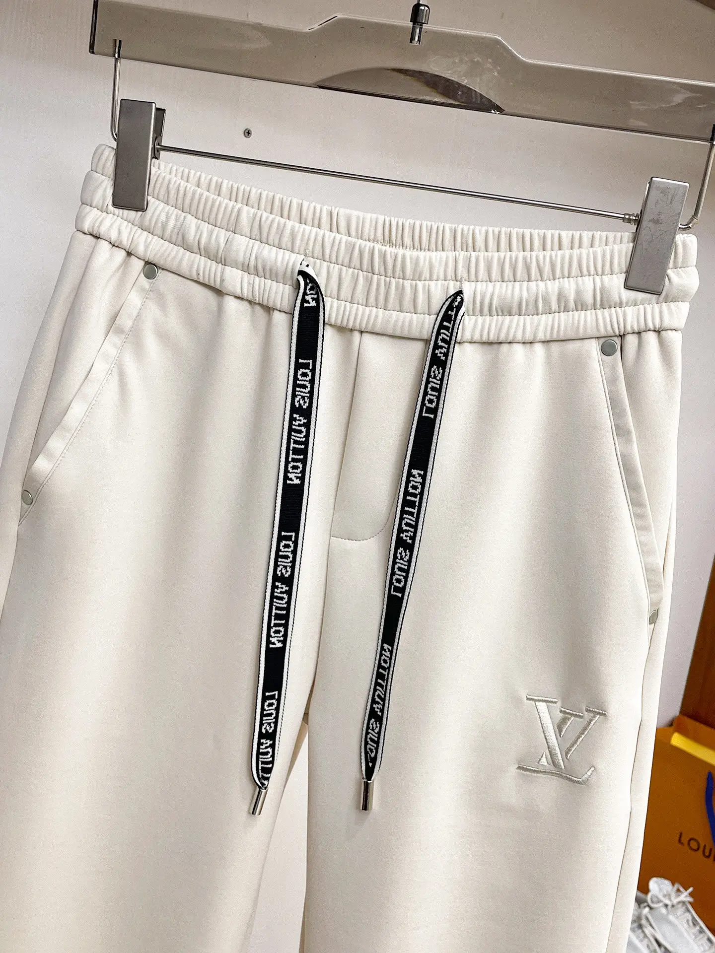 Logo-Embroidered Drawstring Sweatpants D29015023 — view 3
