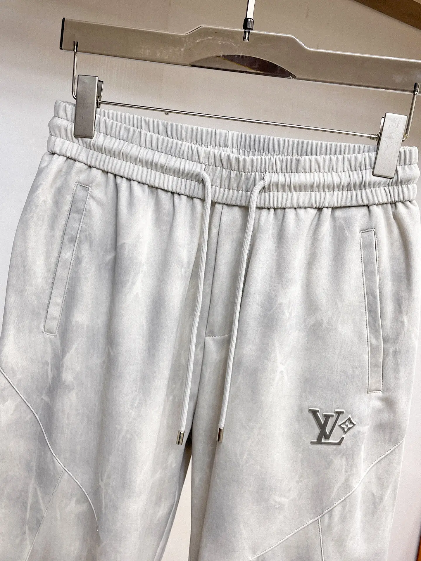 Logo-Embroidered Tapered Sweatpants D29015027 — view 3