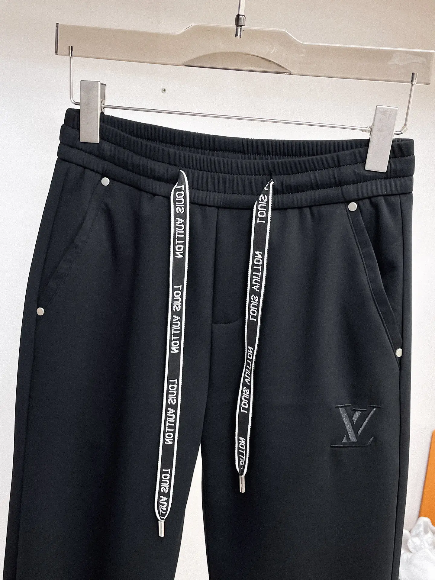 Logo-Embroidered Drawstring Sweatpants D29015024 — view 3