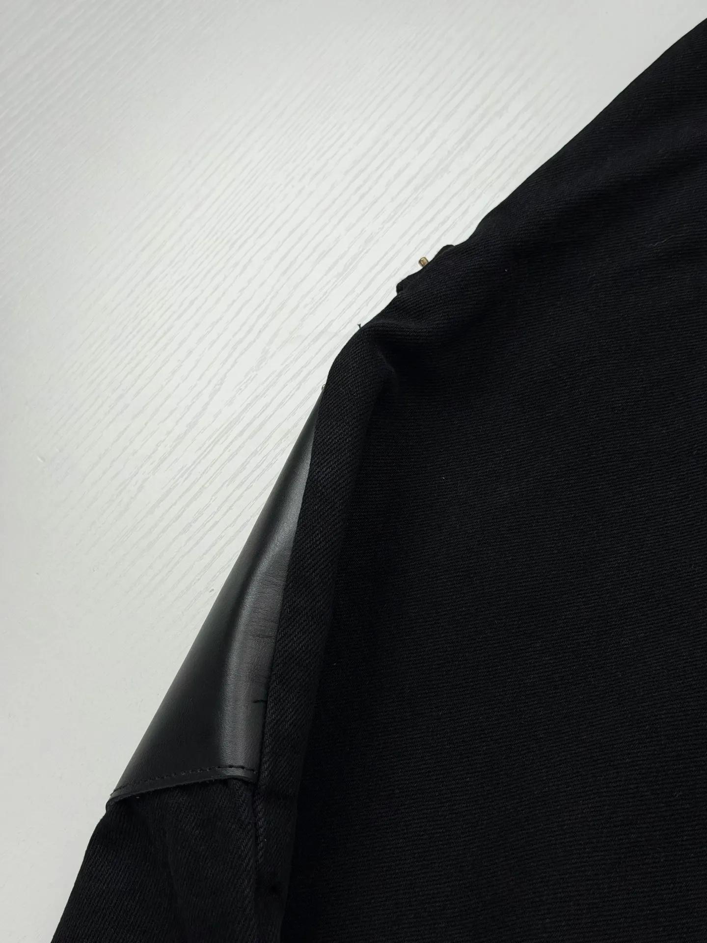 Leather-Trimmed Wide-Leg Carpenter Jeans D29018752 — view 5
