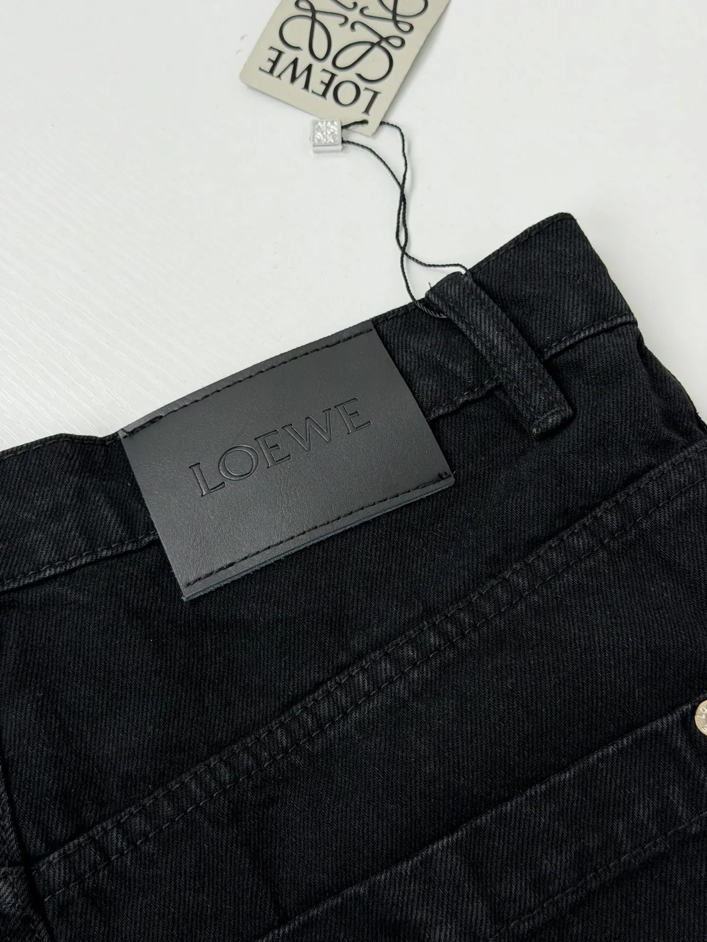 Leather-Trimmed Wide-Leg Carpenter Jeans D29018752 — view 9