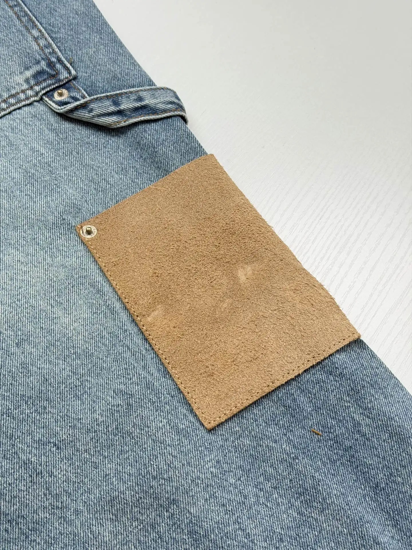 Leather-Trimmed Wide-Leg Carpenter Jeans D29018753 — view 5