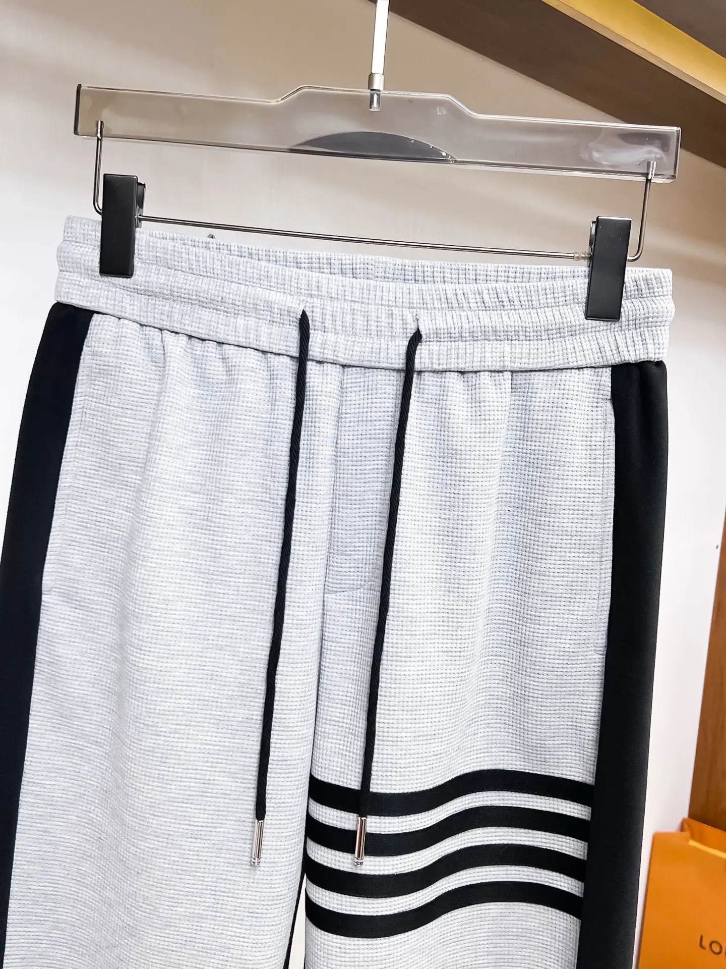 Four-Bar Stripe Waffle Knit Sweatpants D29014903 — view 3