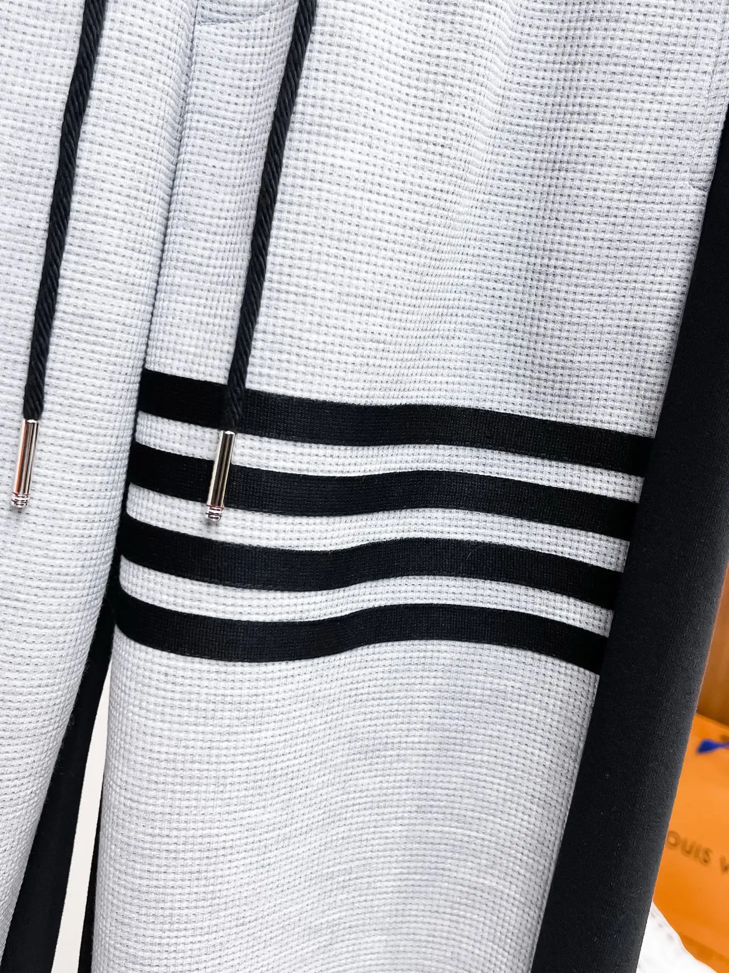 Four-Bar Stripe Waffle Knit Sweatpants D29014903 — view 4
