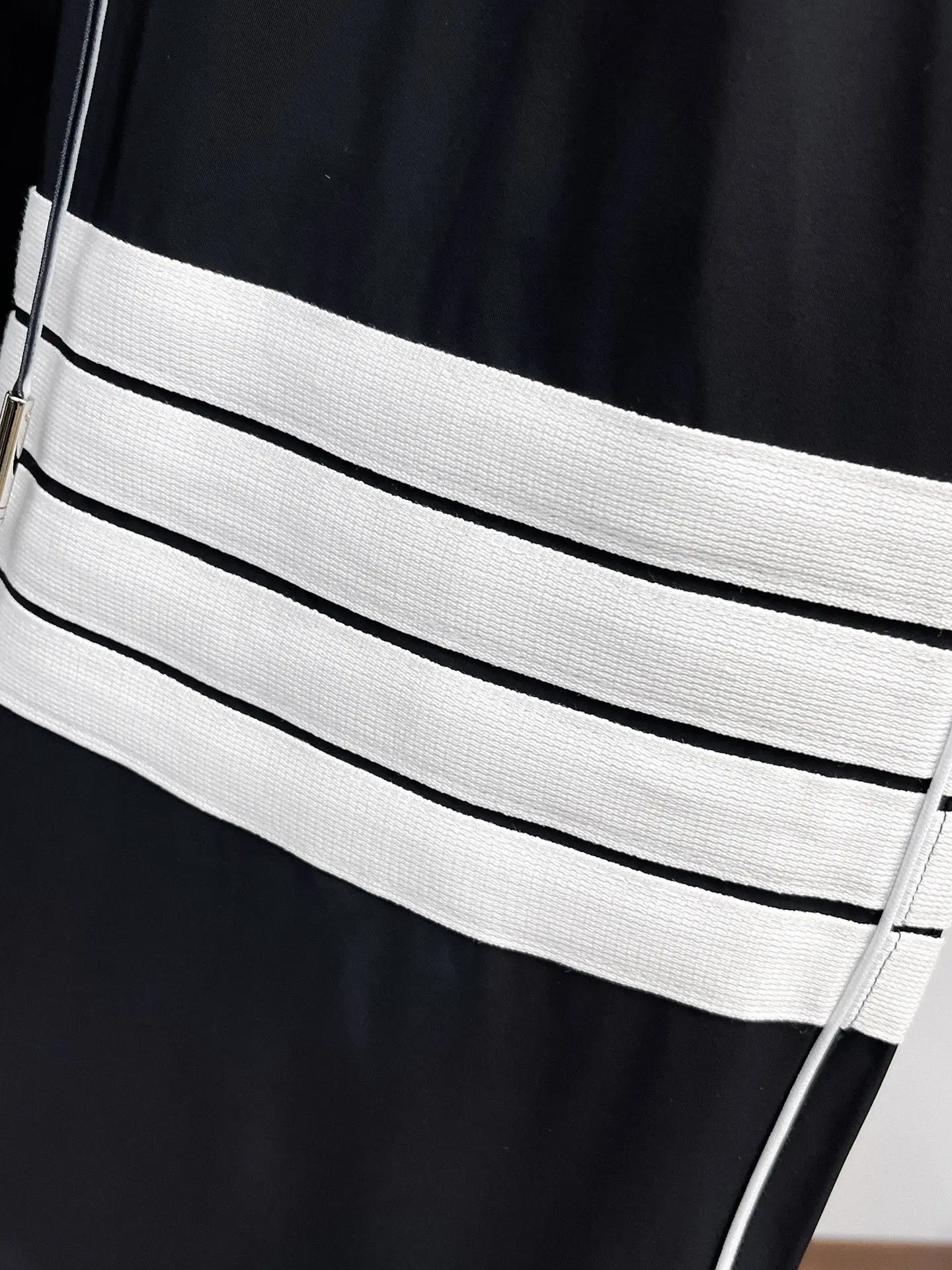 Striped Detail Drawstring Trousers D29014996 — view 4