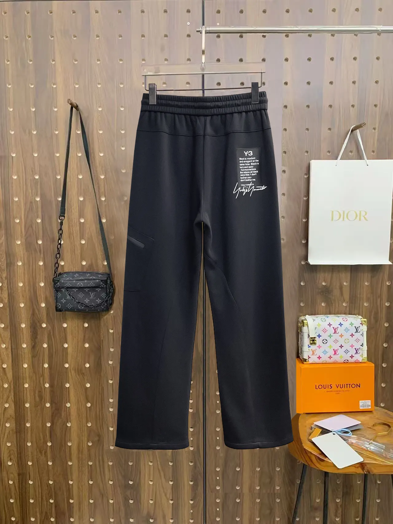 Y-3 Logo Embroidered Cargo Sweatpants D29014880 — view 2