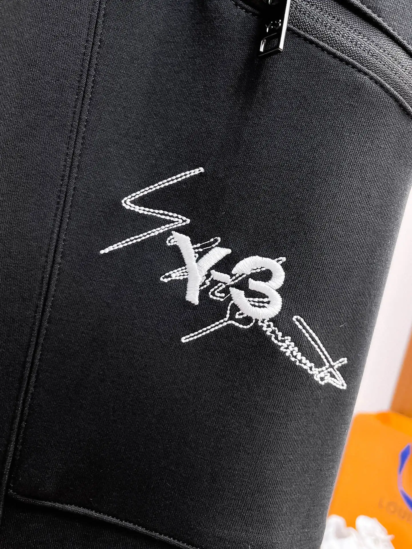 Y-3 Logo Embroidered Cargo Sweatpants D29014880 — view 4