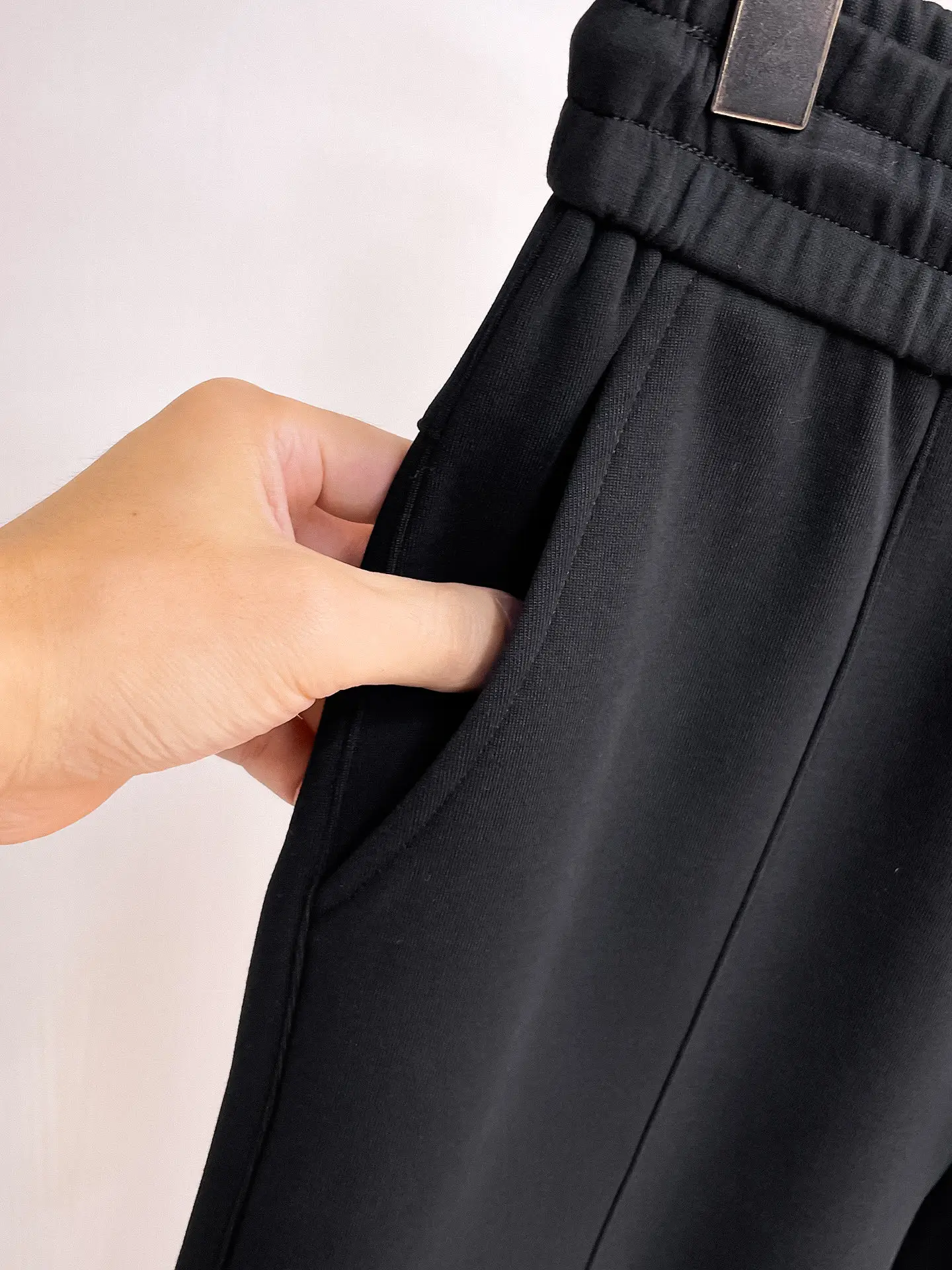 Y-3 Logo Embroidered Cargo Sweatpants D29014880 — view 7