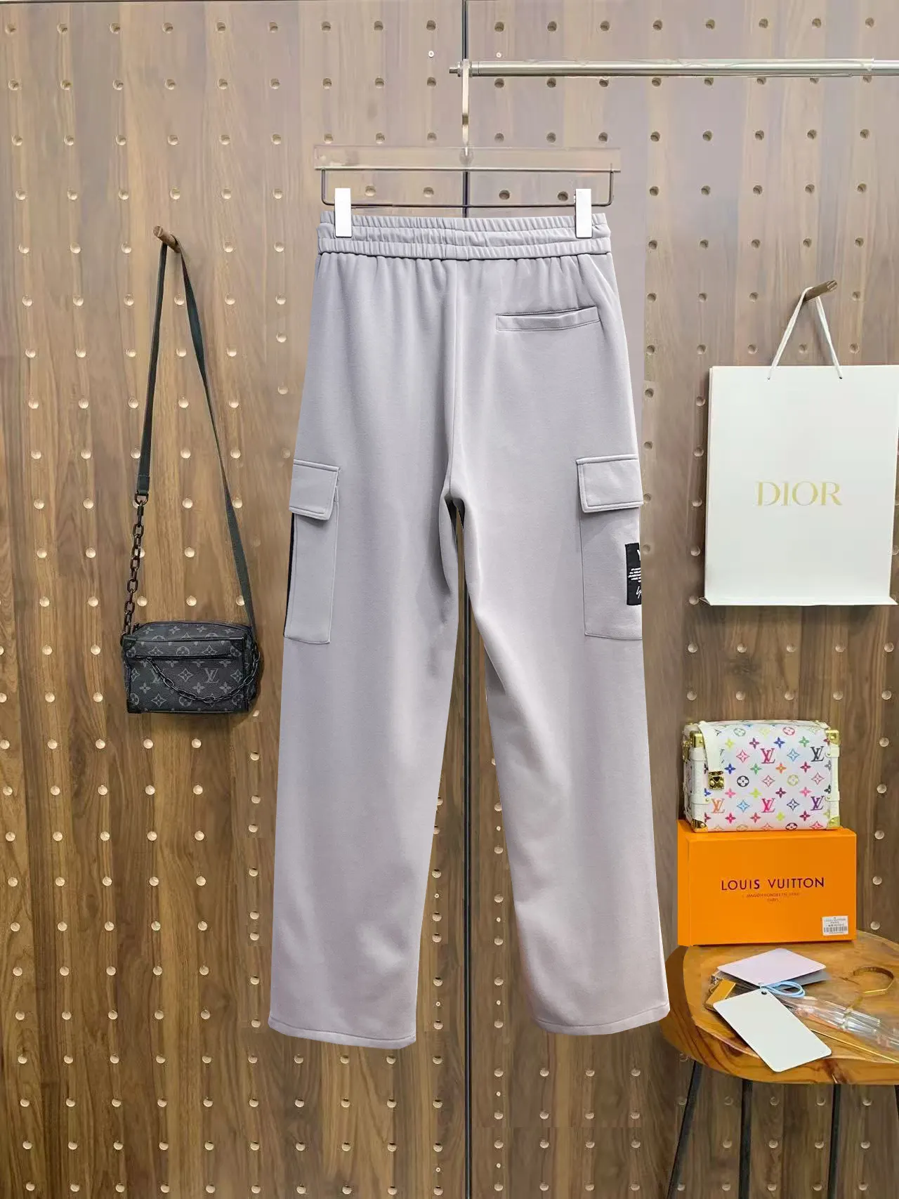 Y-3 Logo Cargo Sweatpants D29014909 — view 2