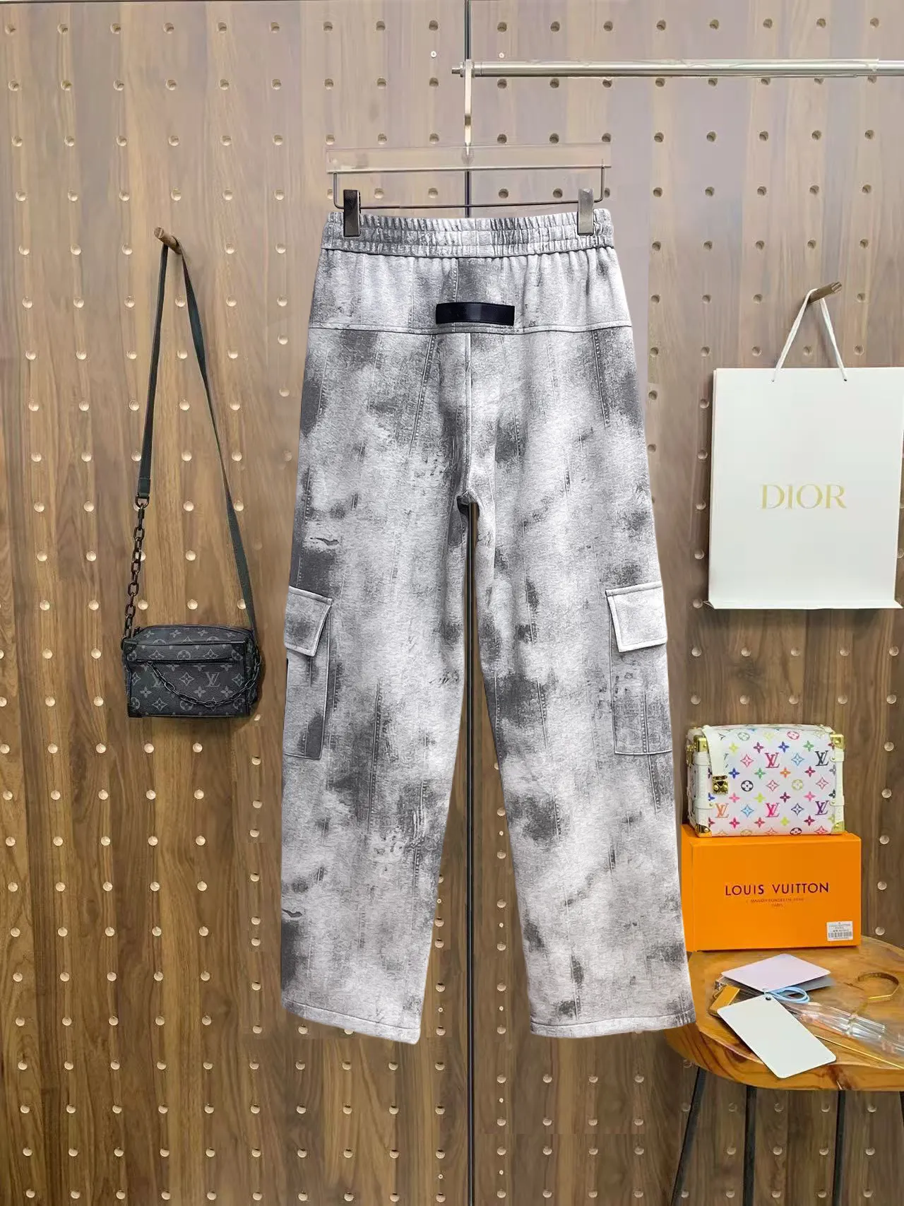 Y-3 Acid-Wash Cargo Sweatpants D29015059 — view 2