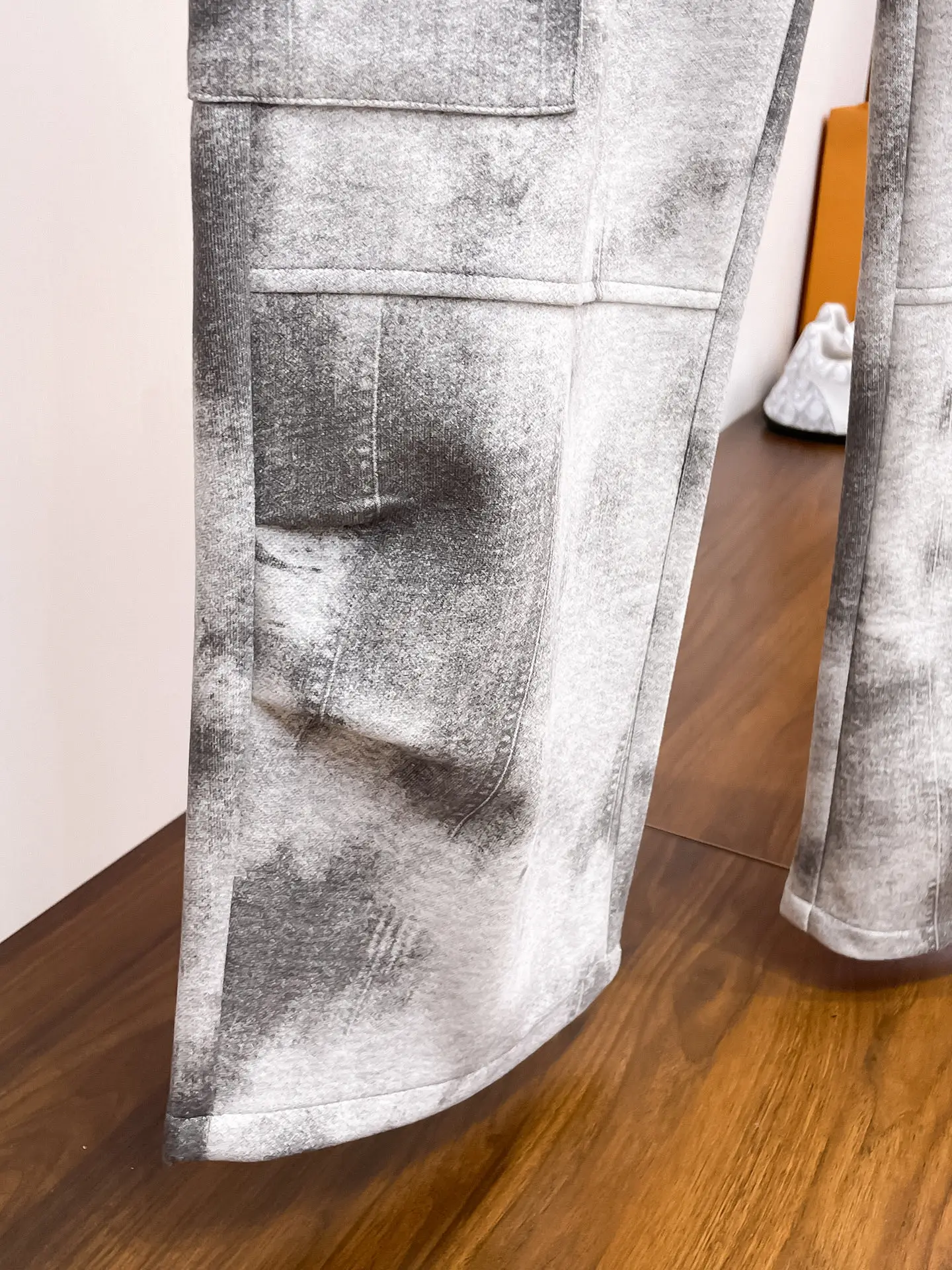 Y-3 Acid-Wash Cargo Sweatpants D29015059 — view 7