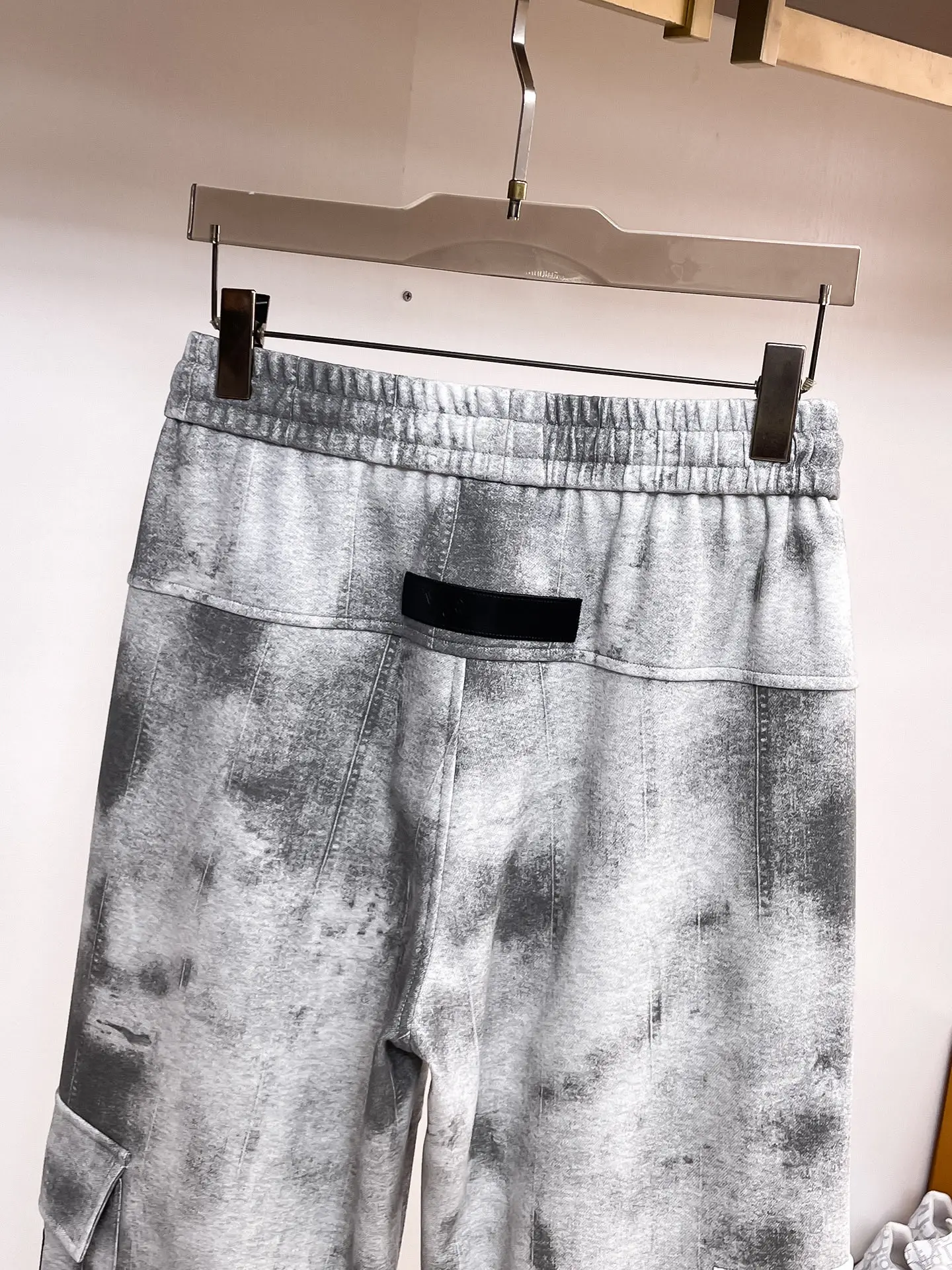 Y-3 Acid-Wash Cargo Sweatpants D29015059 — view 8