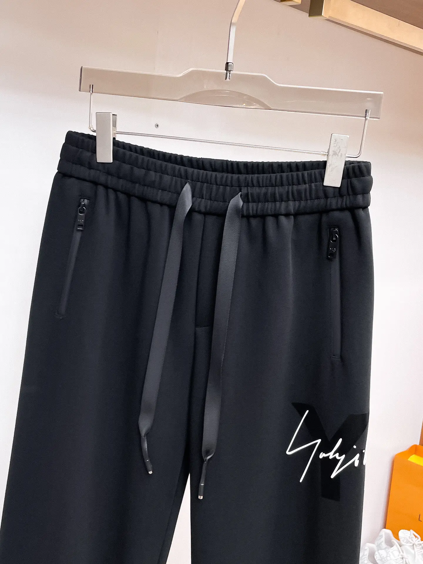 Y-3 Logo Print Drawstring Sweatpants D29014883 — view 3