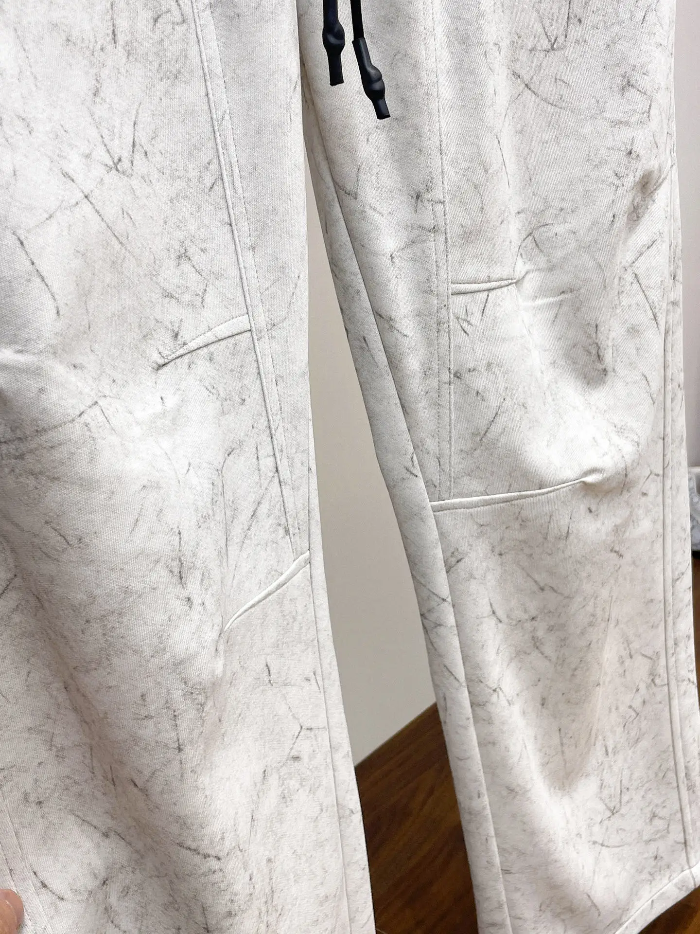 Y-3 Logo Print Drawstring Sweatpants D29014993 — view 11