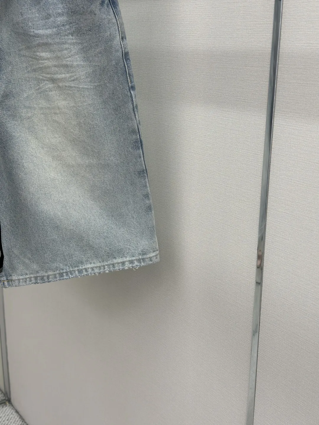 Logo-Webbing Belted Denim Shorts D29519192 — view 7